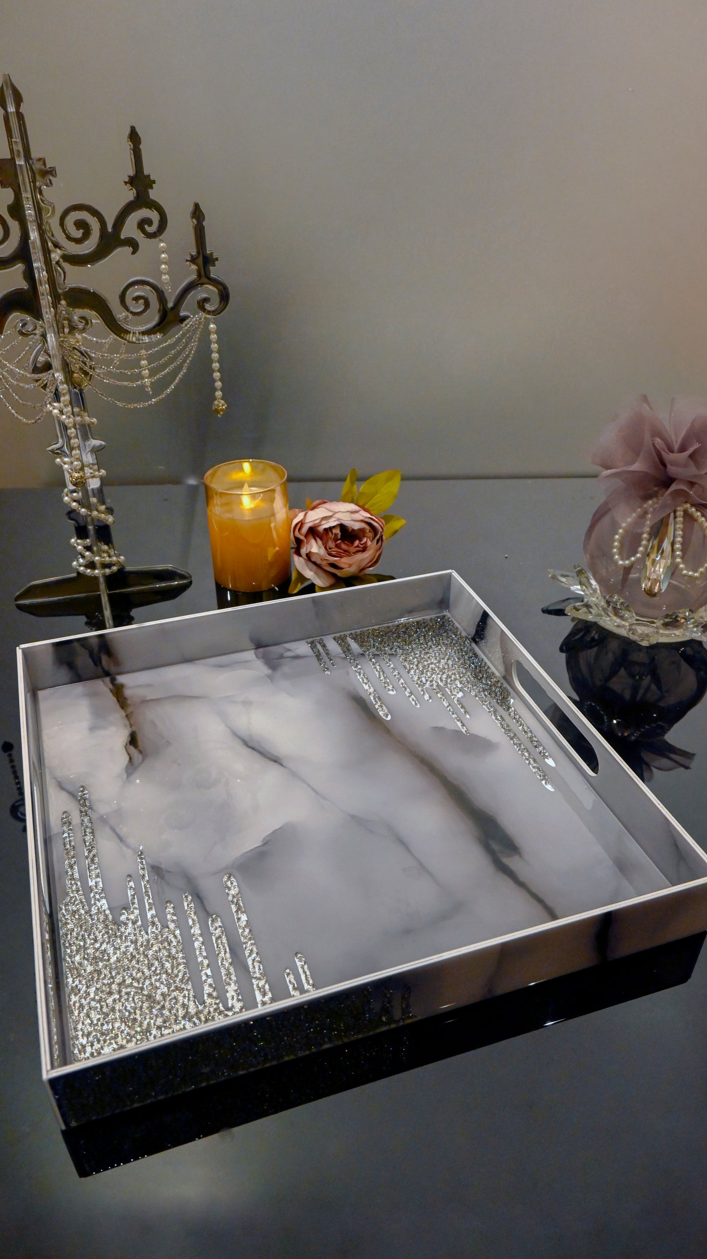 Crystal Droplets Grey: 4 Wall Tray