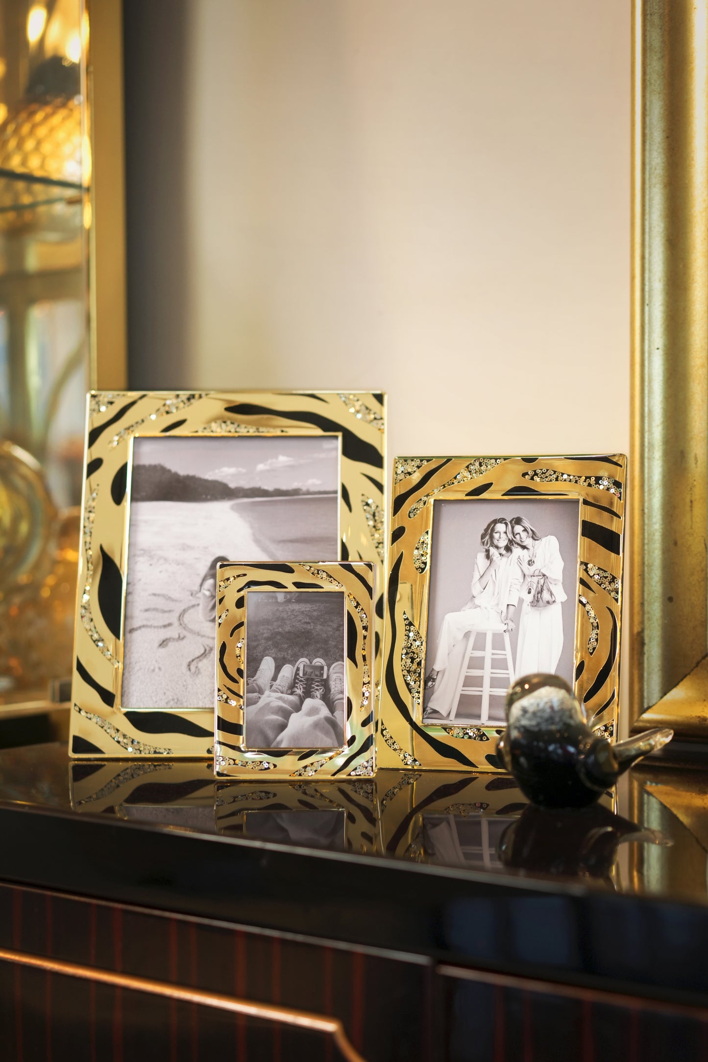 Black & Gold Rosette: Photo Frame