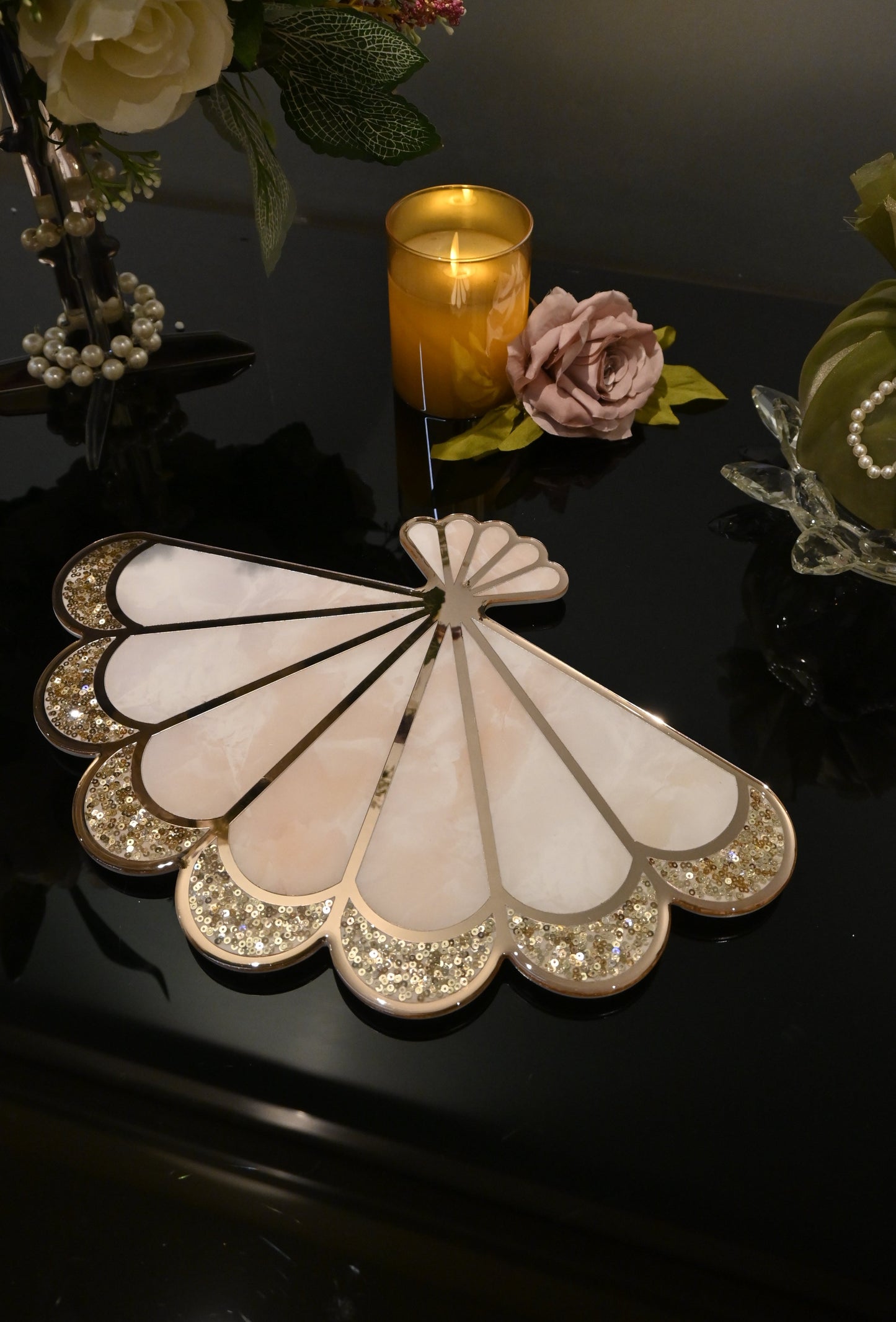 Daisy Rose Gold: Fan Platter