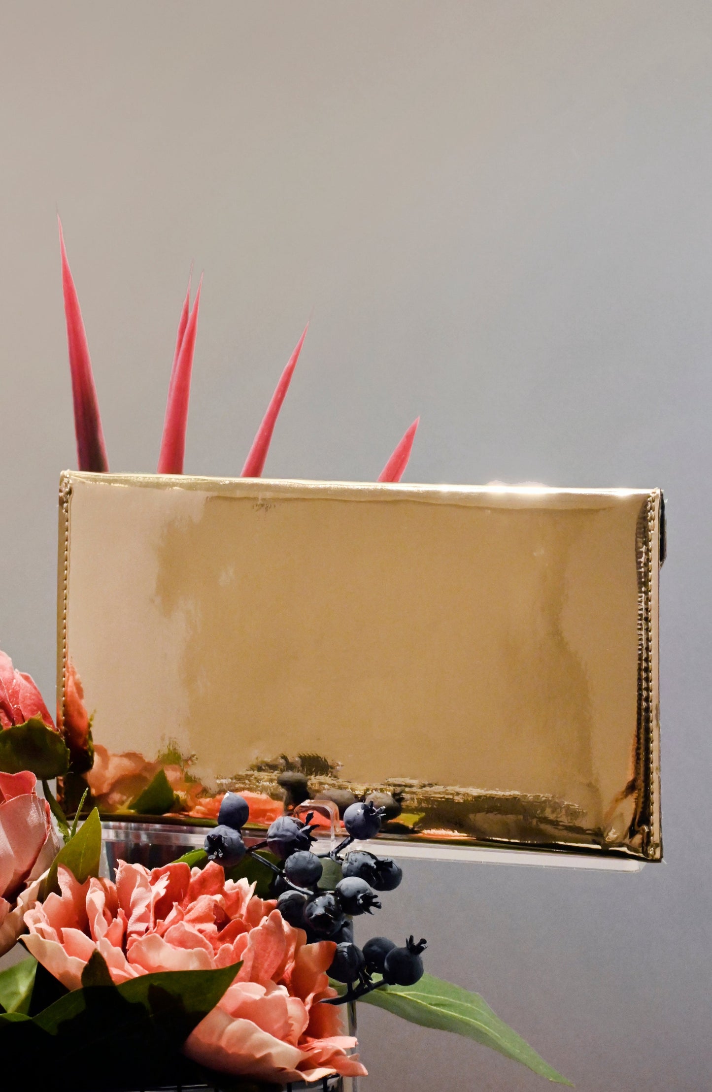 Golden Rose: Clutch