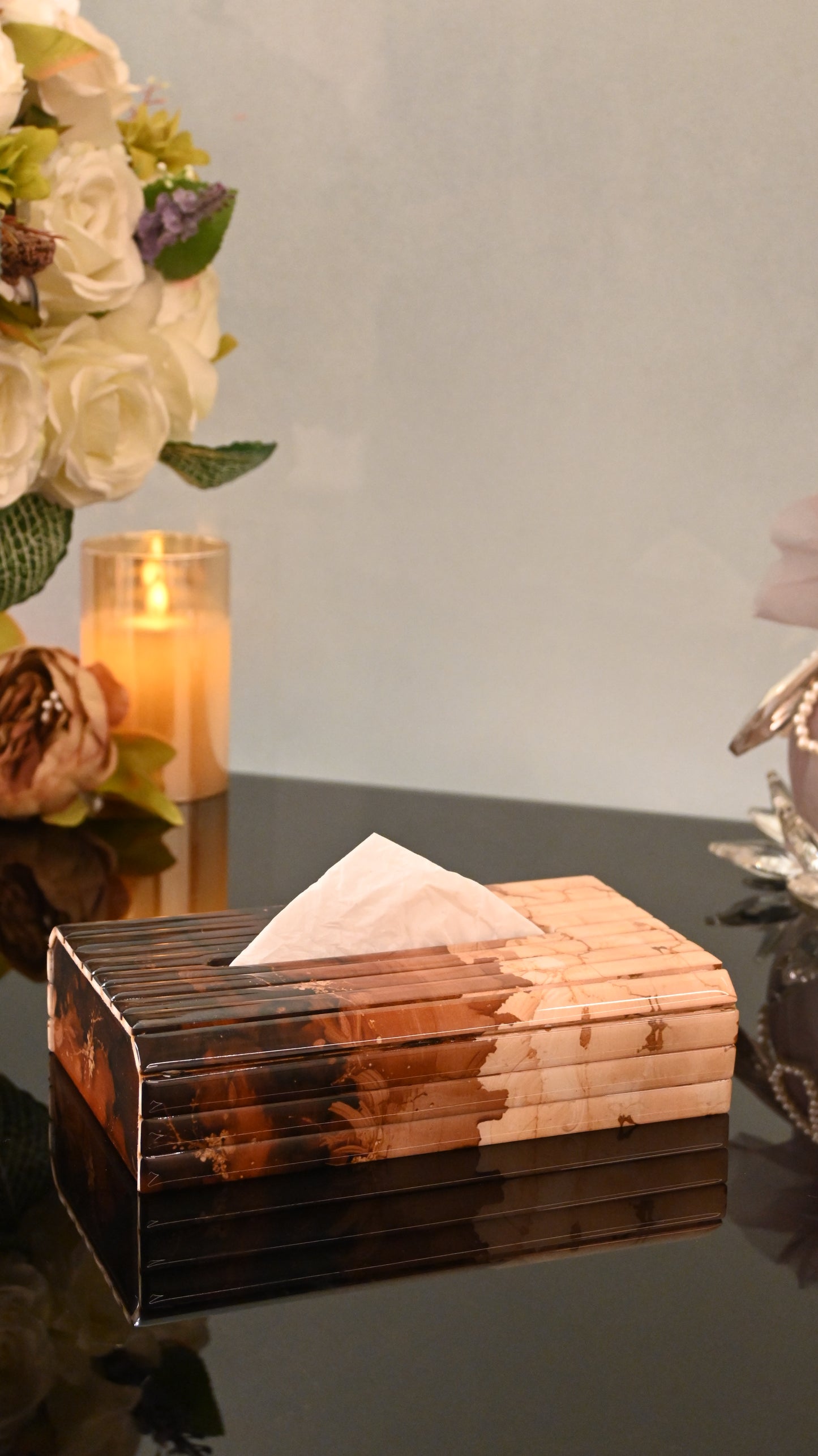 Golden Fade: Foldable Sleek Tissue Box