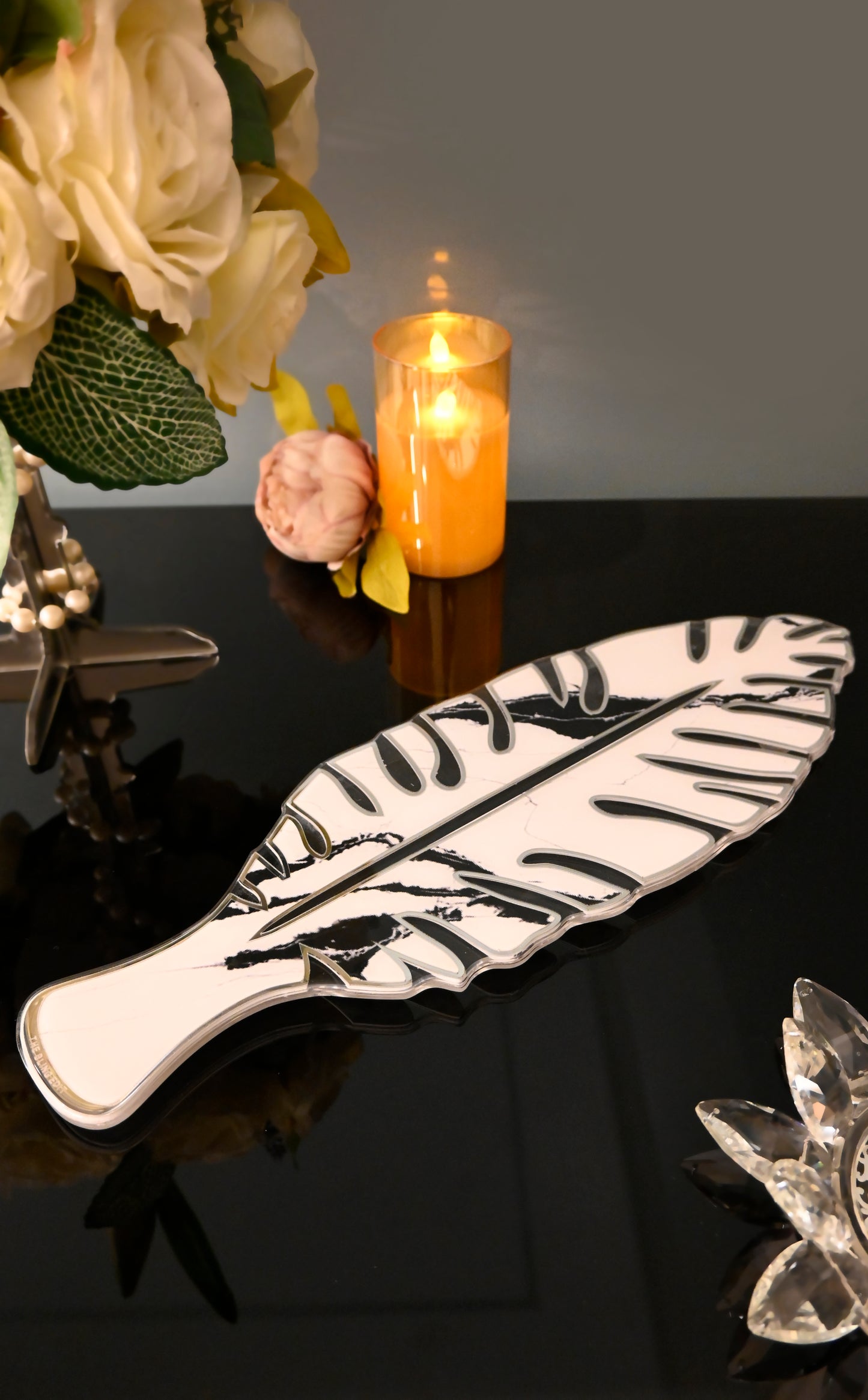 Daisy White: Leaf Platter