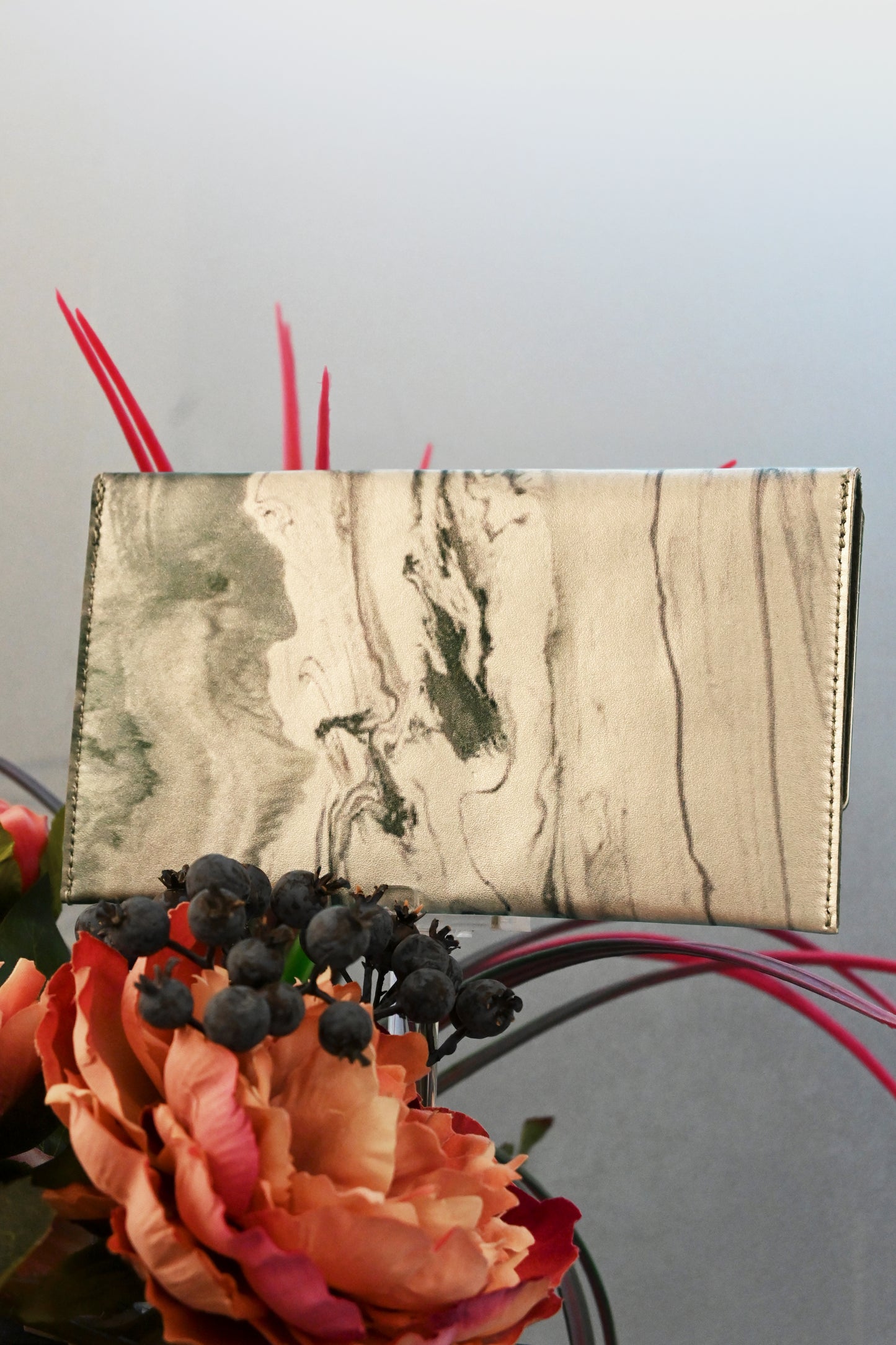 Rose Stones Green: Clutch
