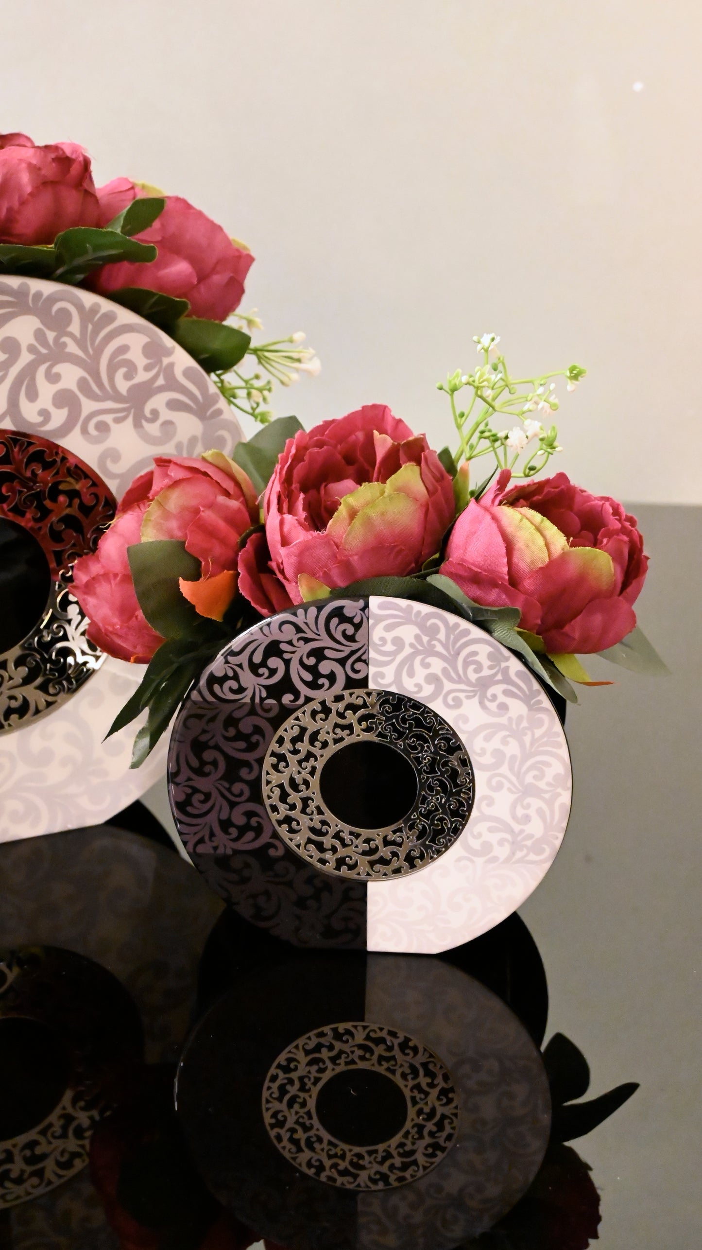 Imperial Black & White: 6" Vase