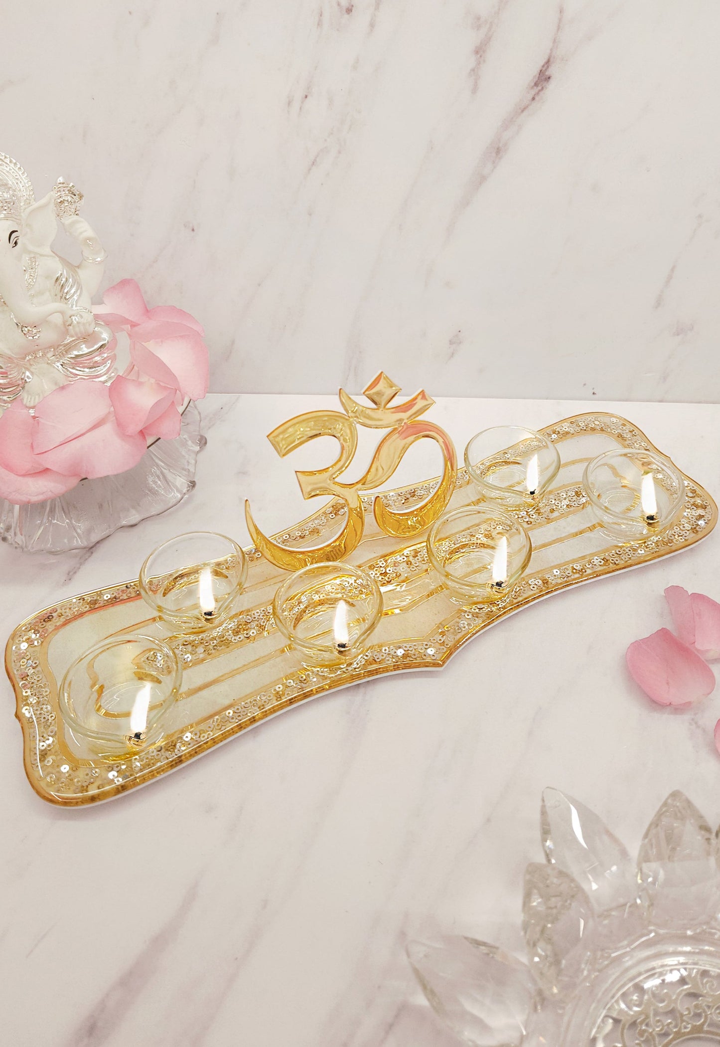Golden Rose: Om 5 Diyas
