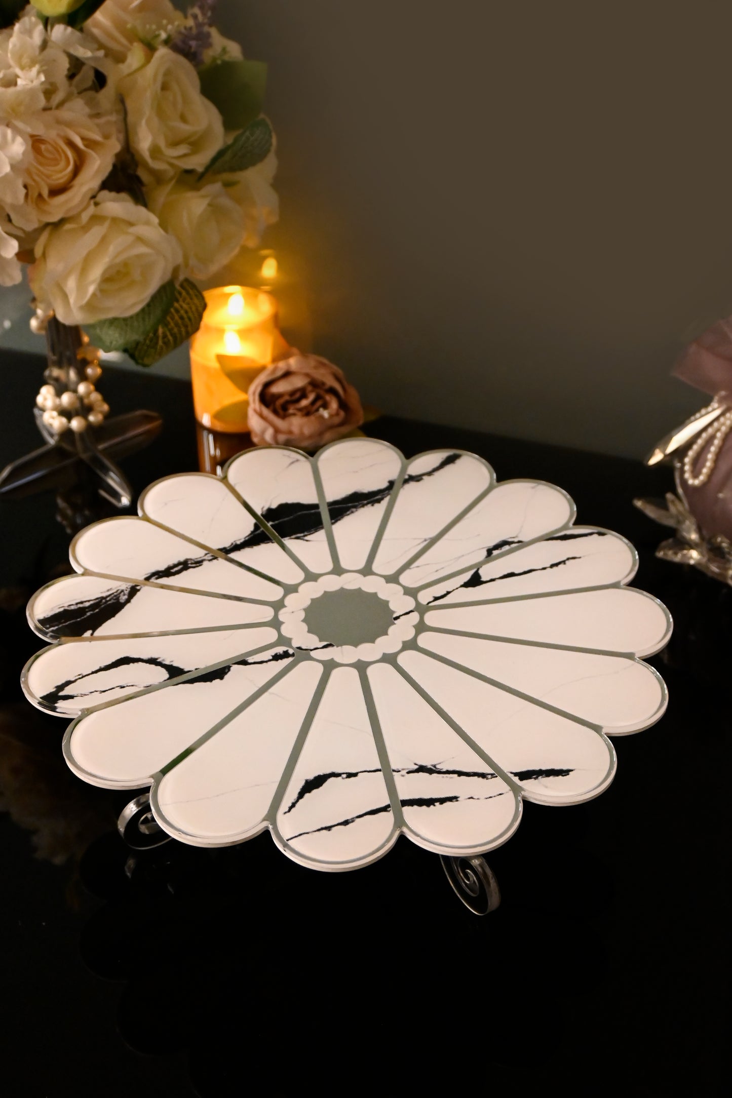 Daisy White: Cake Stand 14''