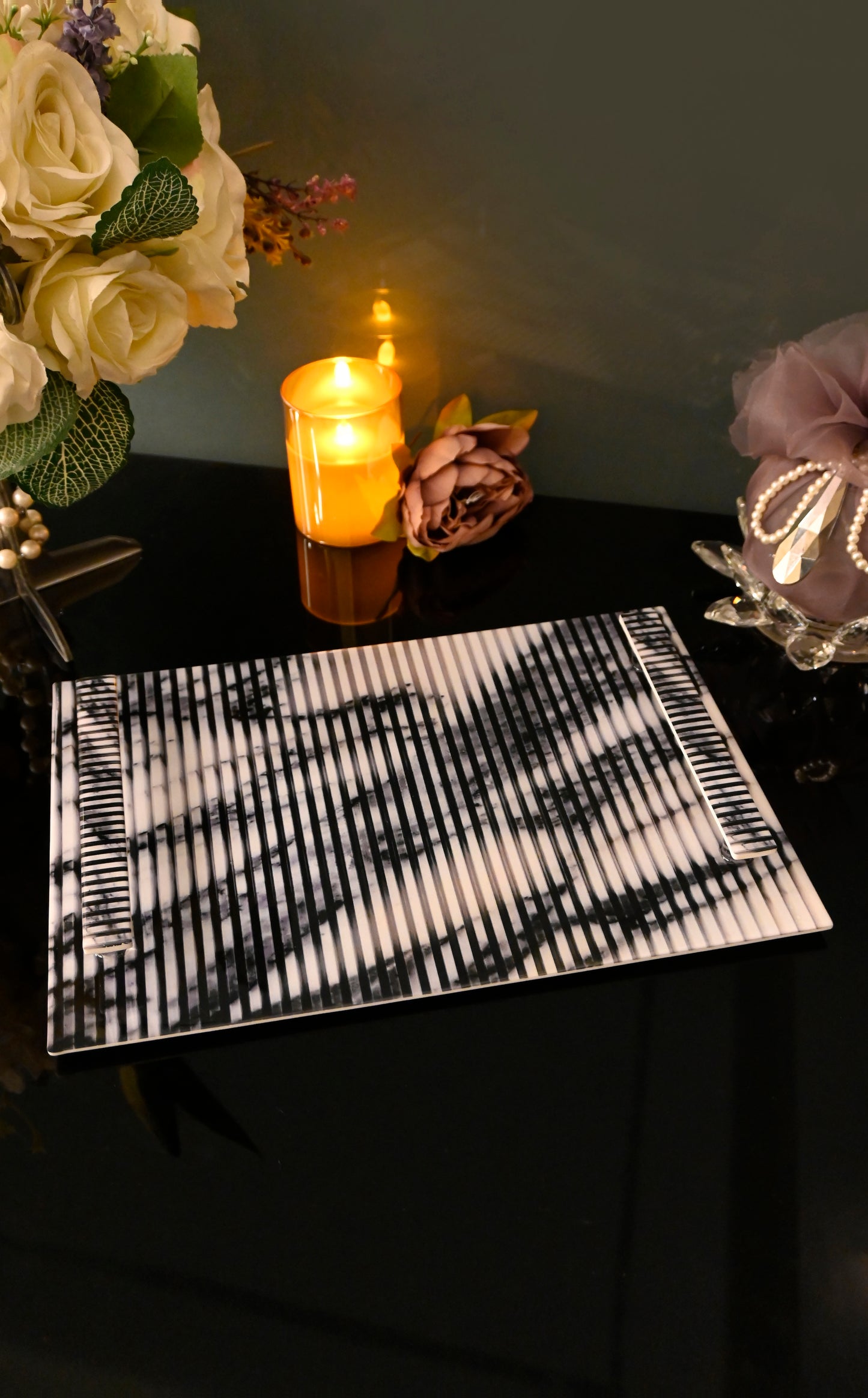 Fluted Marble White: Standard Tray