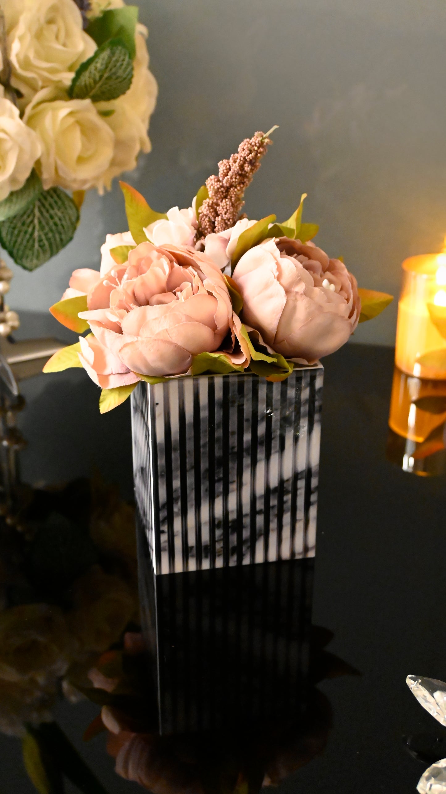 Fluted Marble White: Small vase