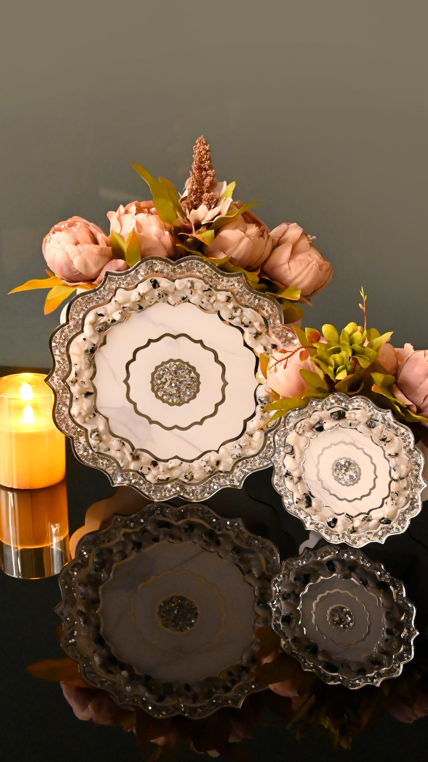 Rose Stones White: 10" Vase