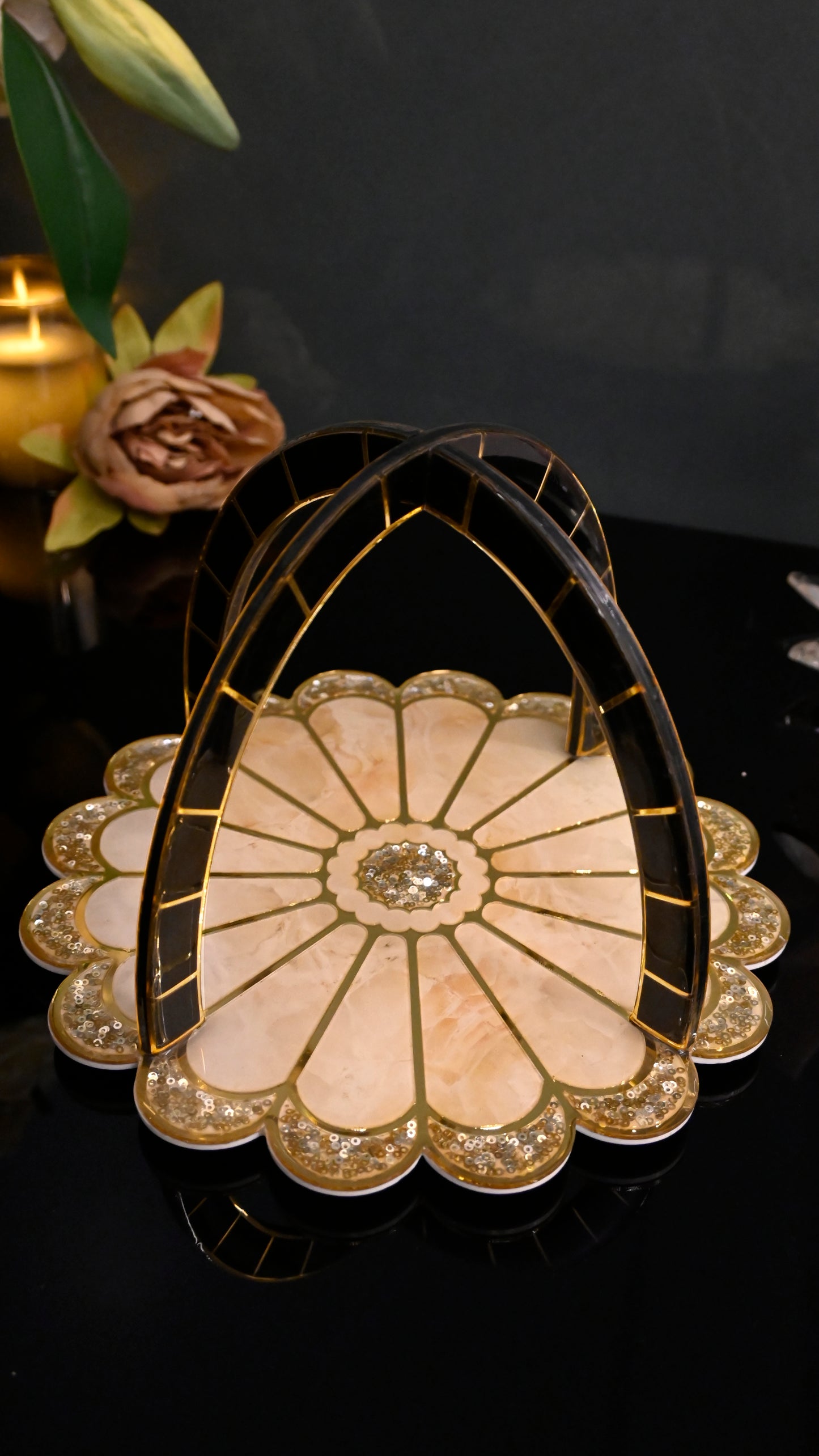 Daisy Gold: Criss Cross Platter