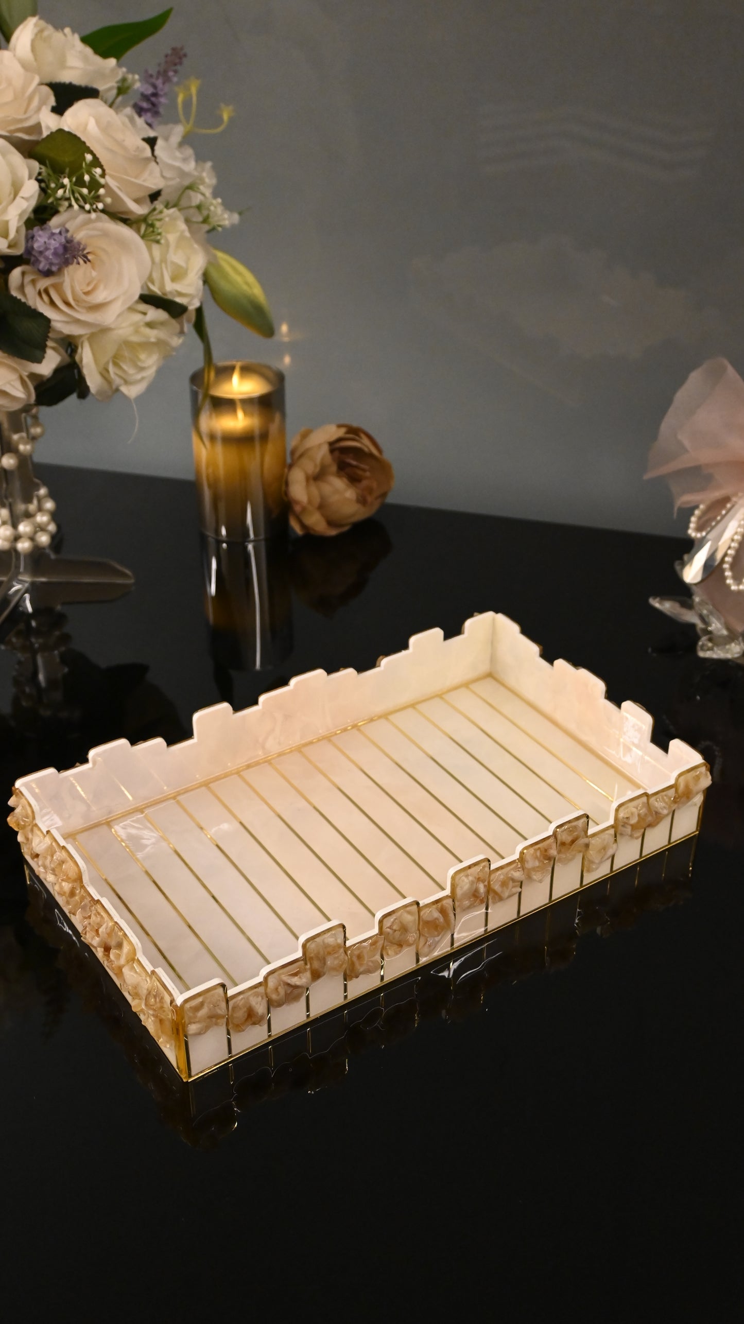 High-Low Stones Golden: Medium 4 Wall Tray
