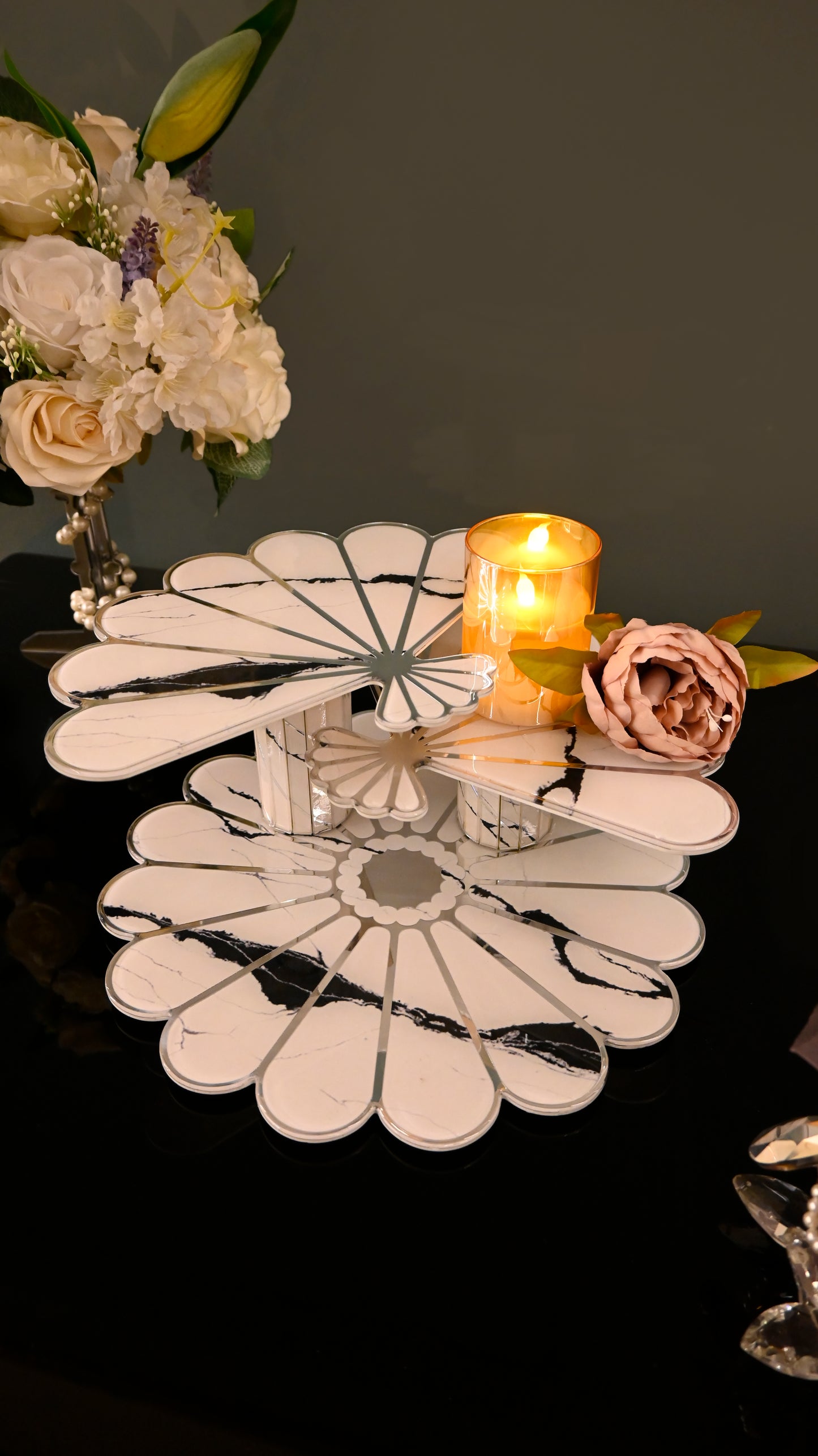 Daisy White: 3 Layer Cake Stand