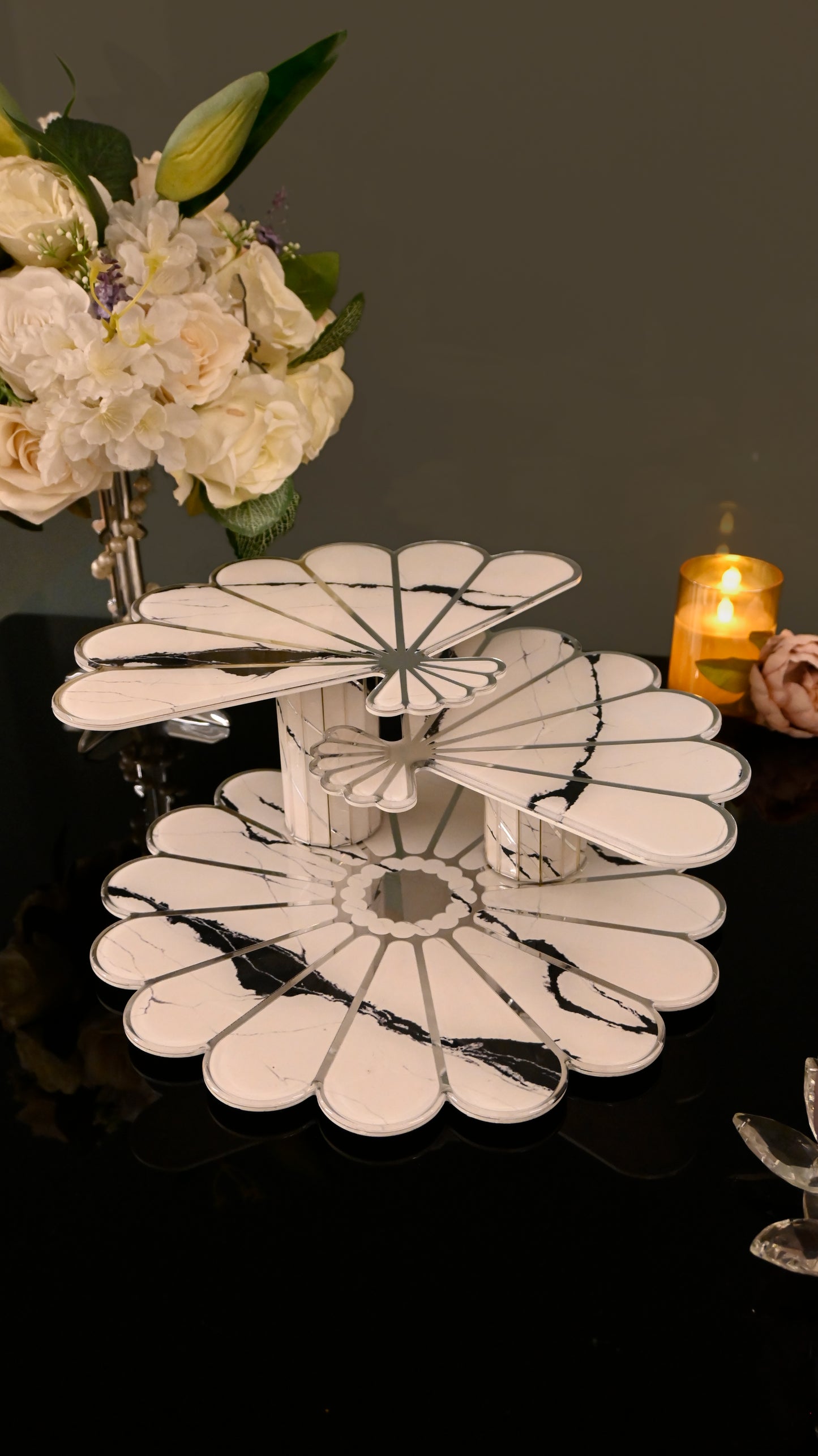 Daisy White: 3 Layer Cake Stand