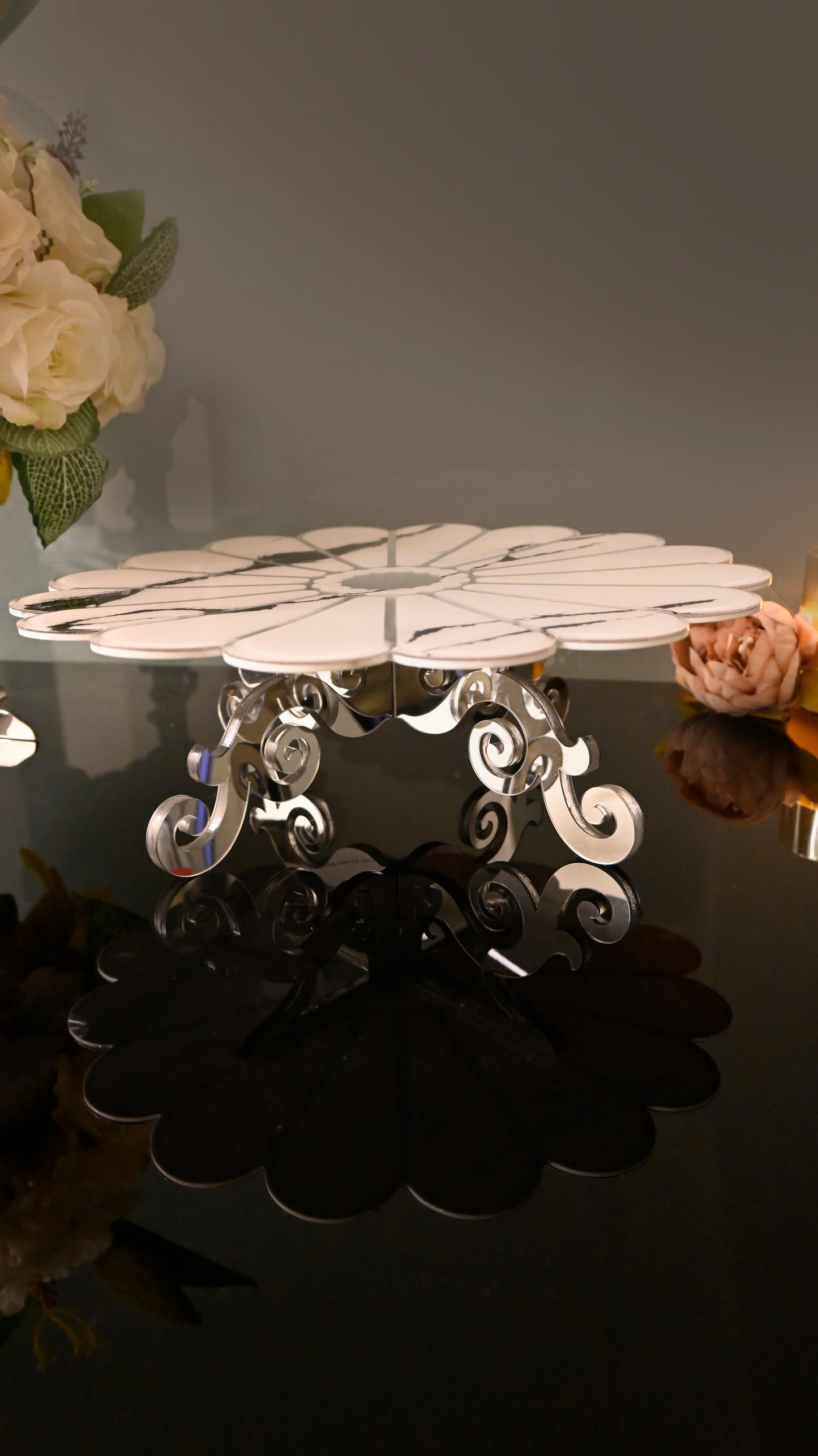 Daisy White: Cake Stand 14''