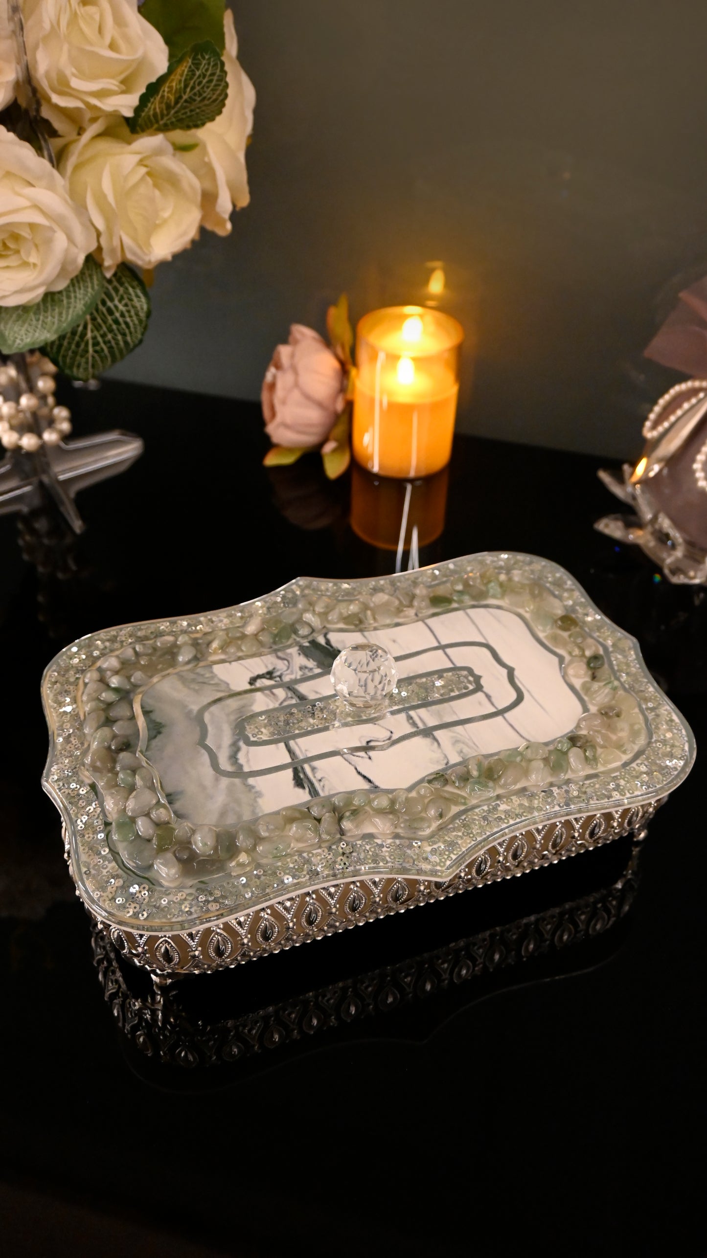 Rose Stones Green: Large Rectangular Serving Lid With Tray