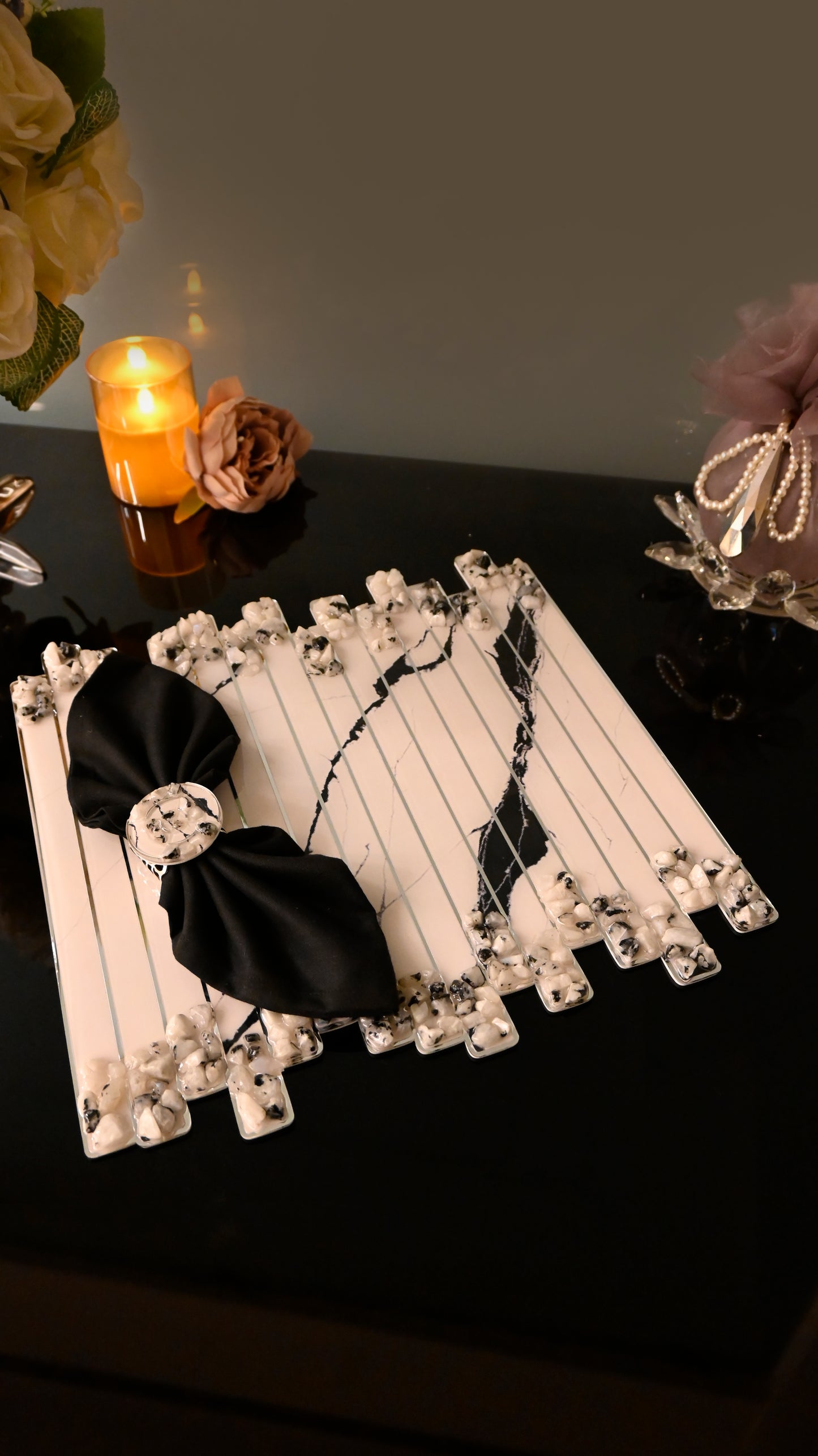 High-Low Stones White: Placemat 14"