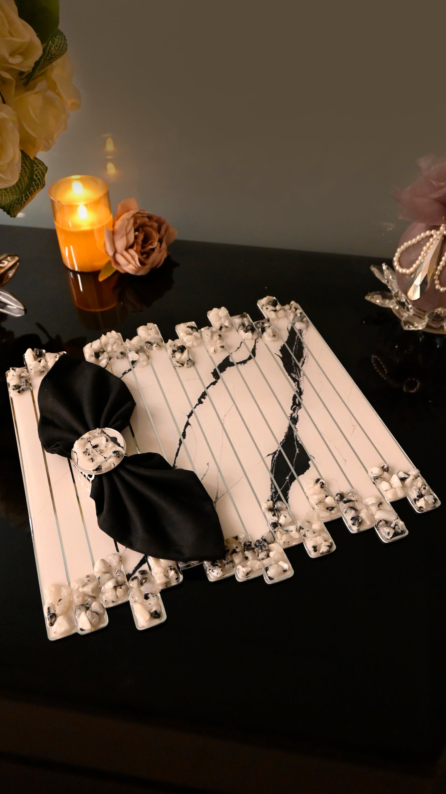 High-Low Stones White: Placemat 16"