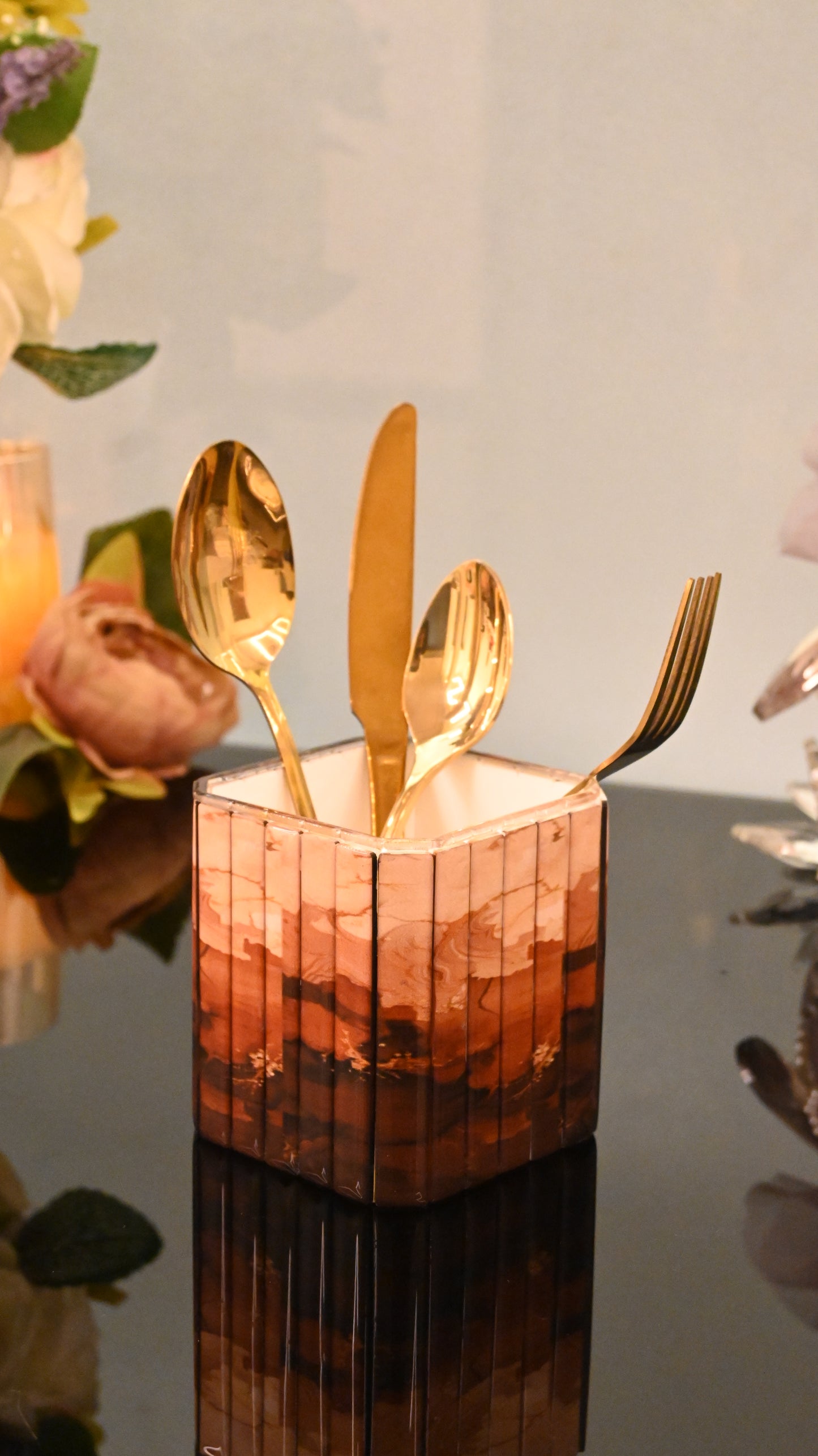 Golden Fade: Cutlery Holder