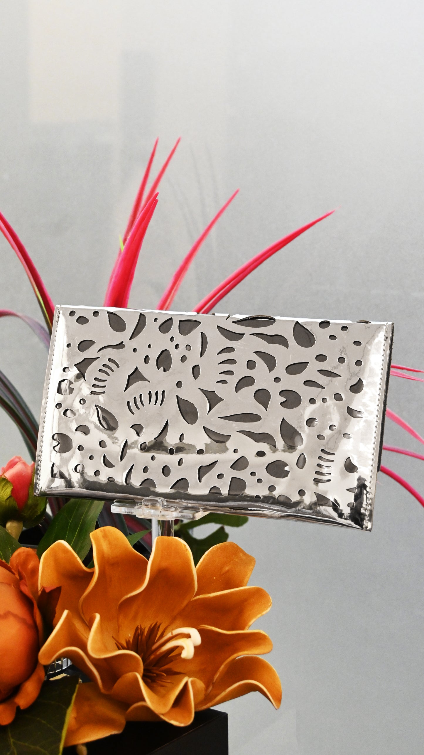 Rainleaf: Silver PU Clutch
