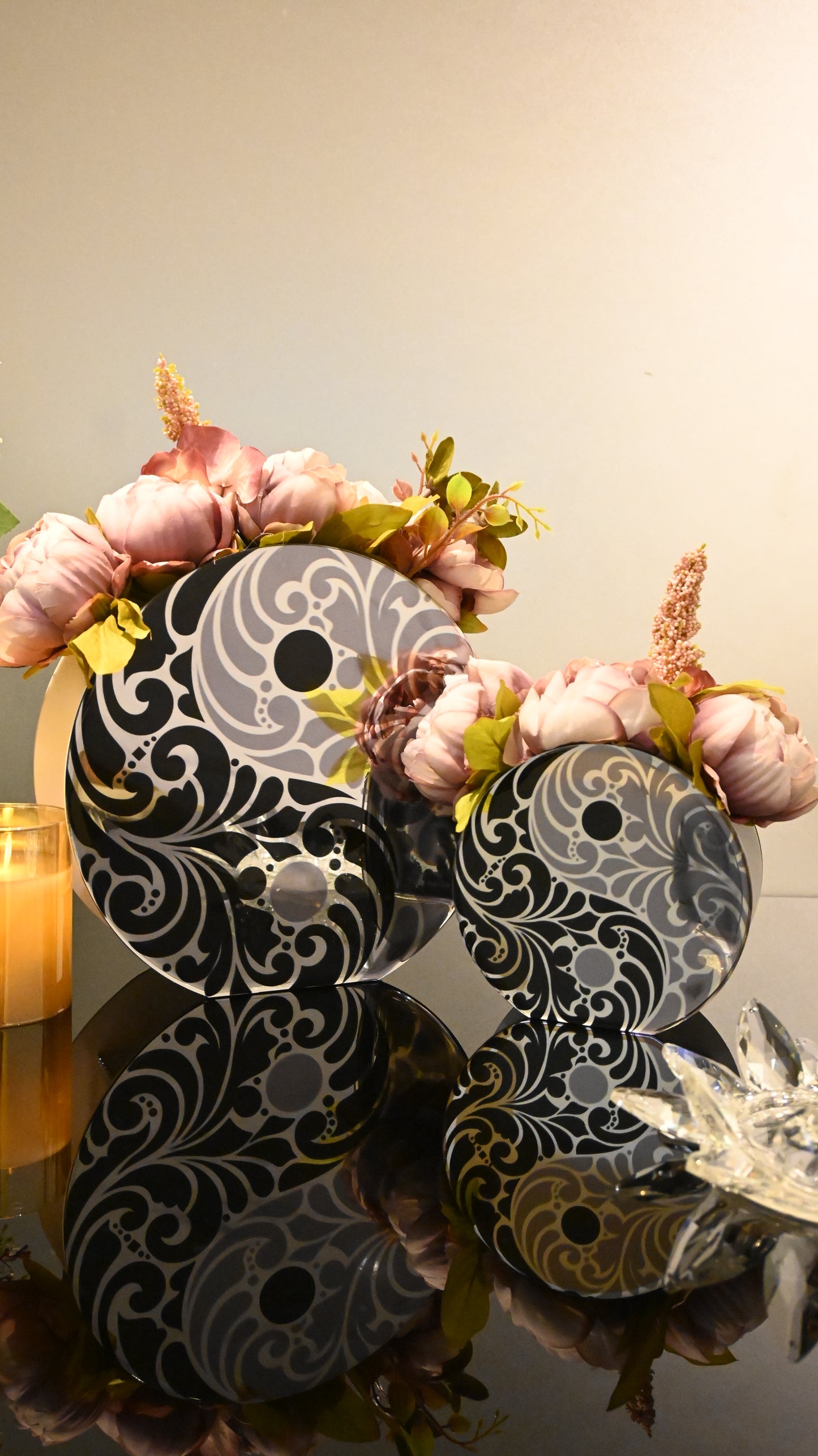 Yin & Yang: 10" Vase