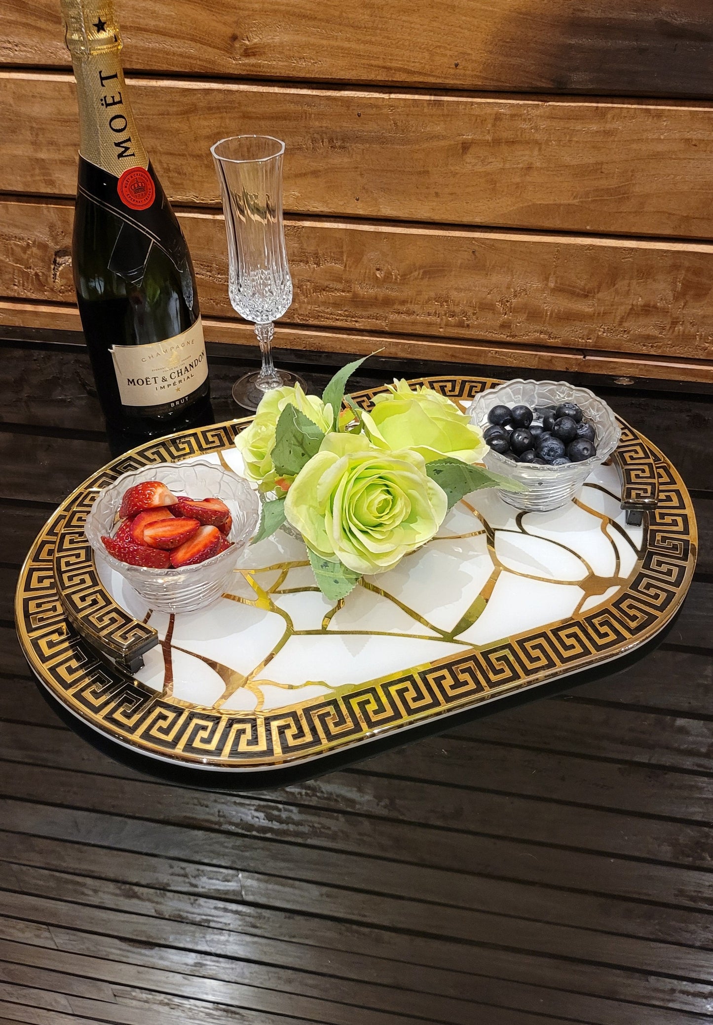 Broken Tree Black White Gold: Capsule Tray