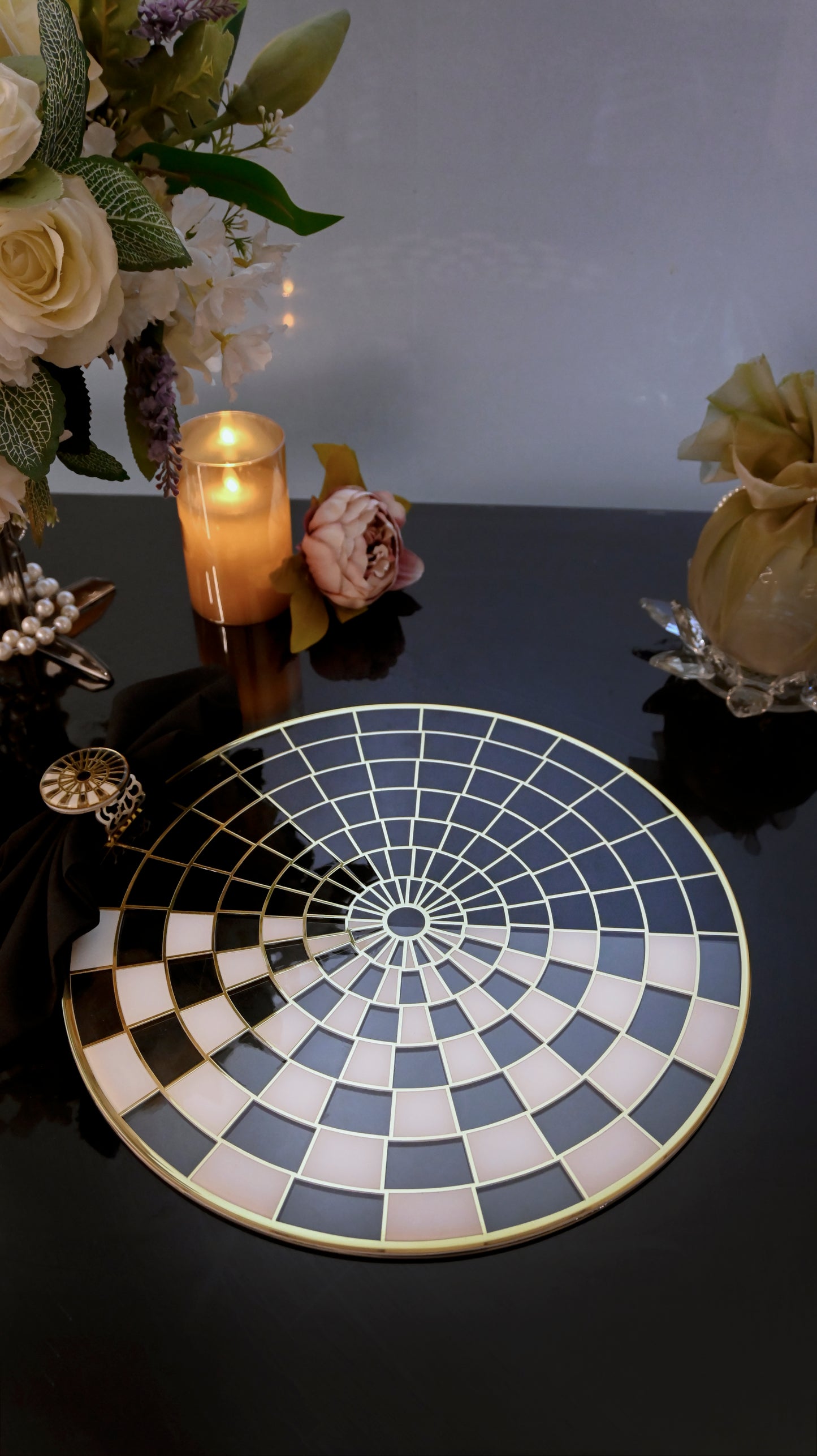Black & White Gold Web: Round Placemat