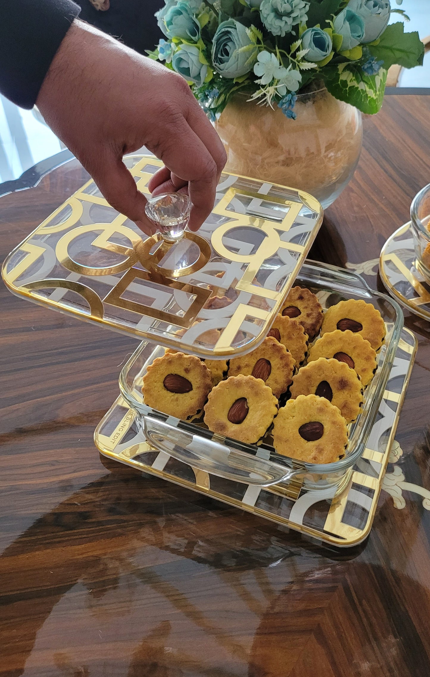 Blocks White & Gold: Square Bowl With Lid