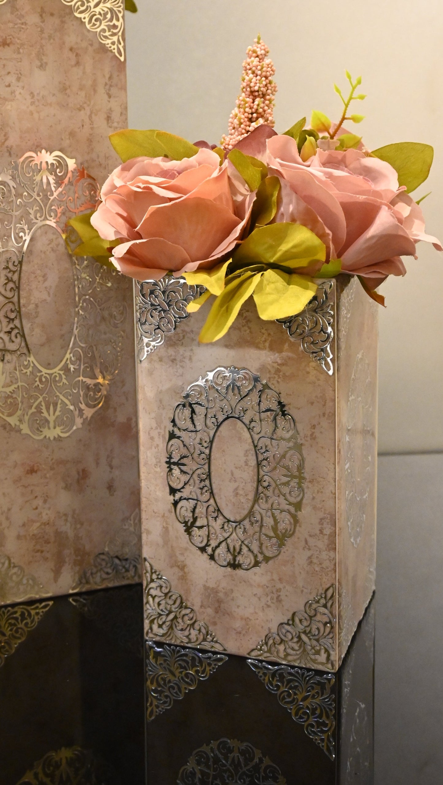 Royal Beige: Medium Vase
