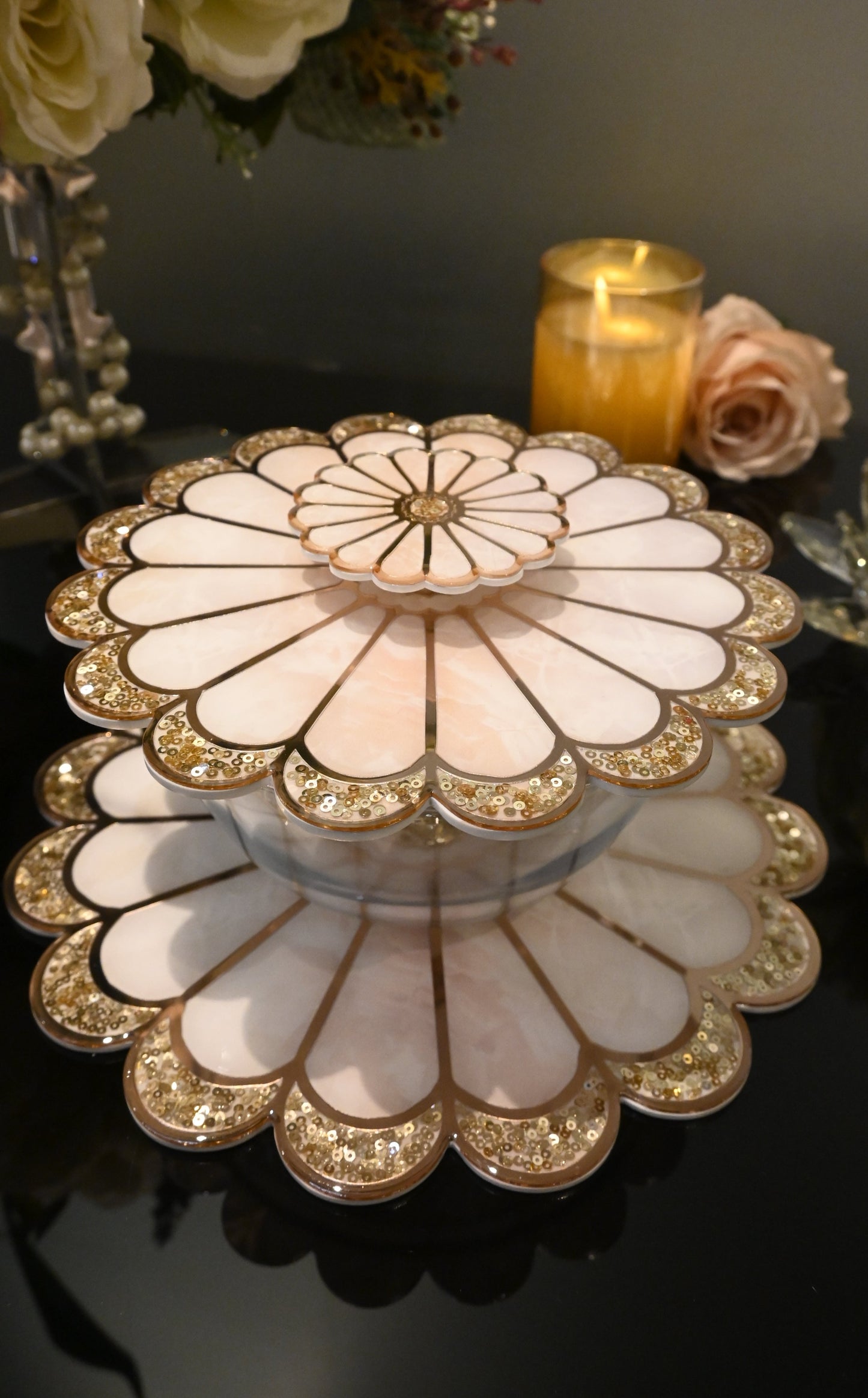 Daisy Rose Gold: Serving Bowl With Lid