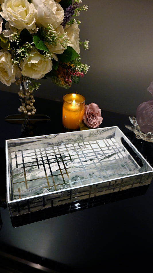 Linear Green With Silver: Medium 4 Wall Tray