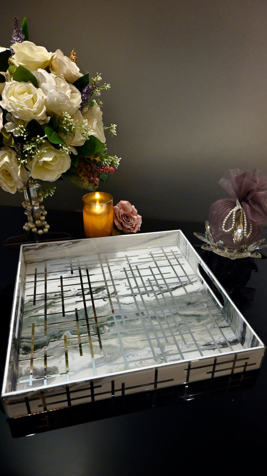 Linear Green With Silver: 4 Wall Tray