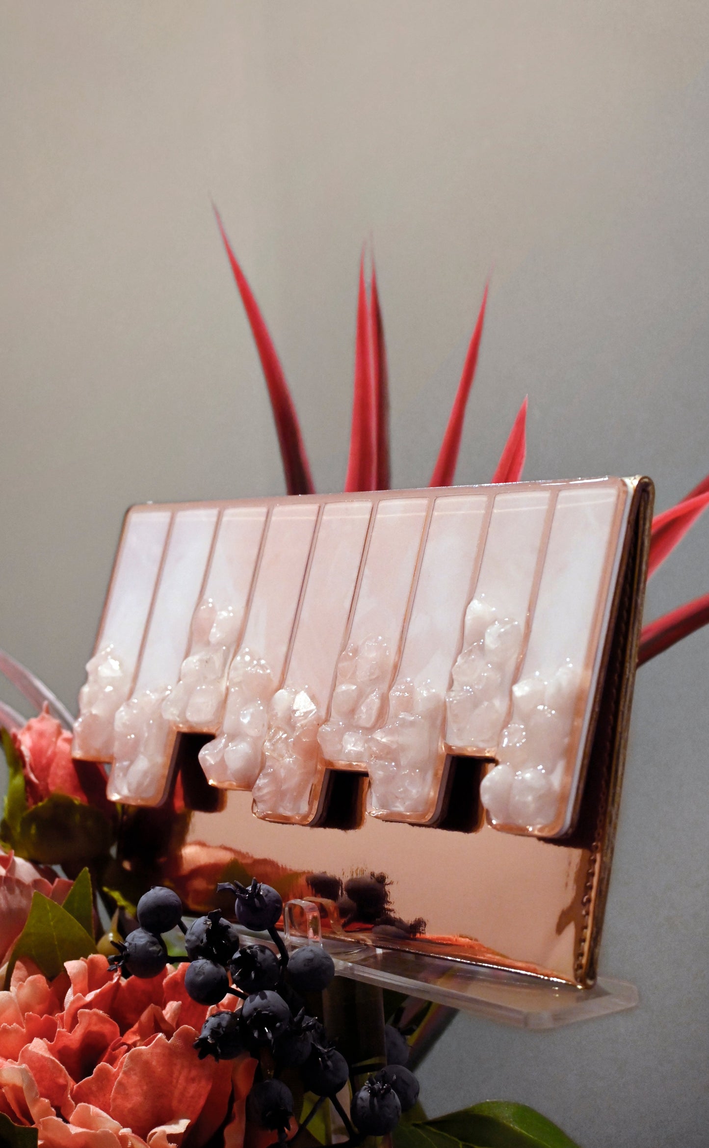 High-Low Pink Stones : Large Clutch