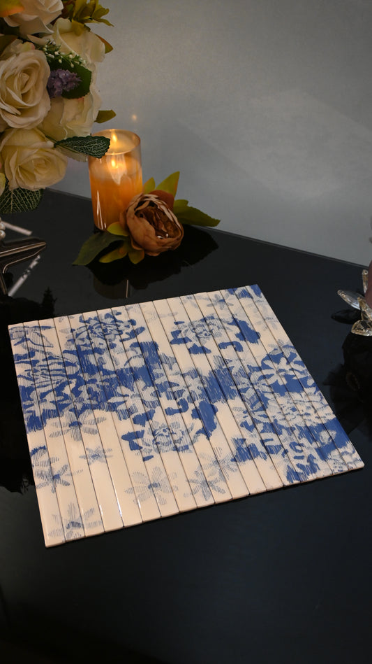 Floral Blue: Foldable Placemat