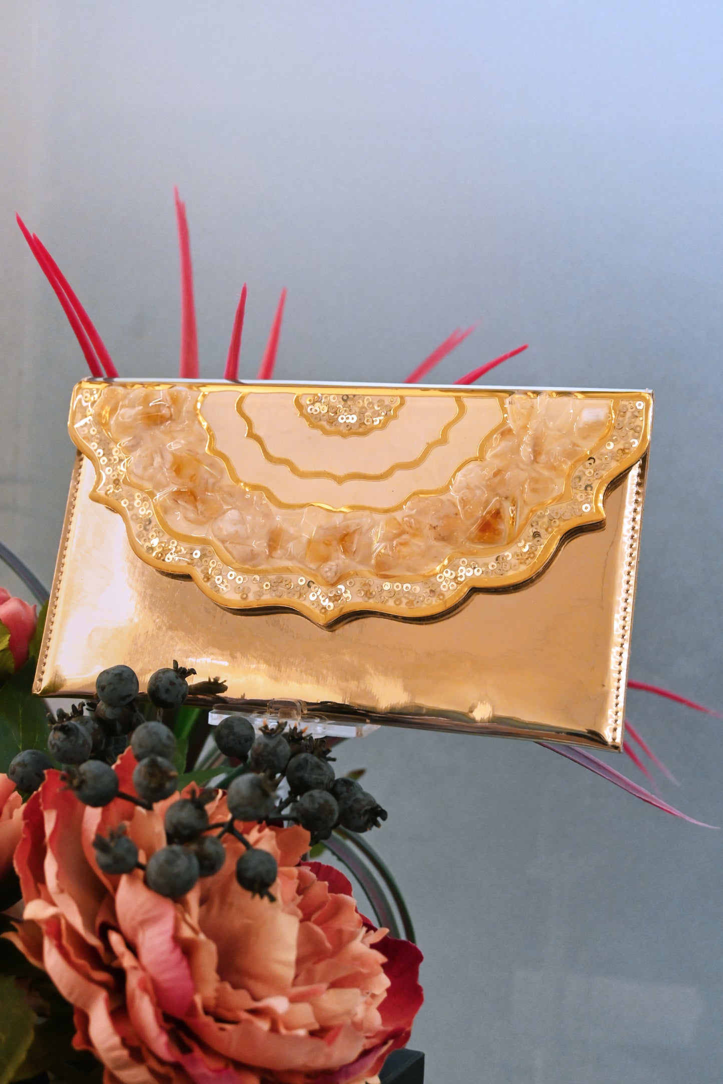 Golden Rose Stones : Clutch