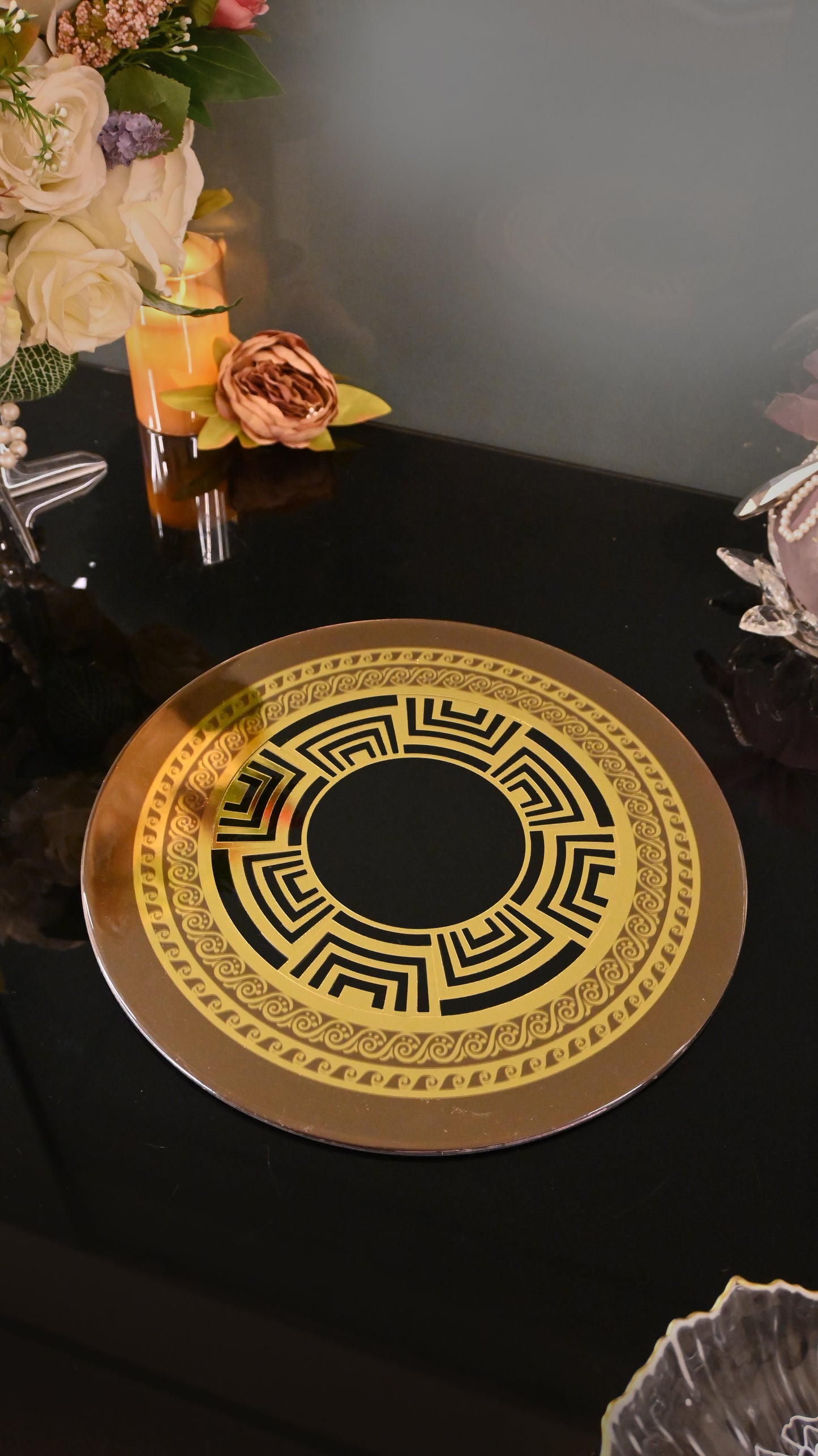 Regal Metalic Gold: Round Placemat