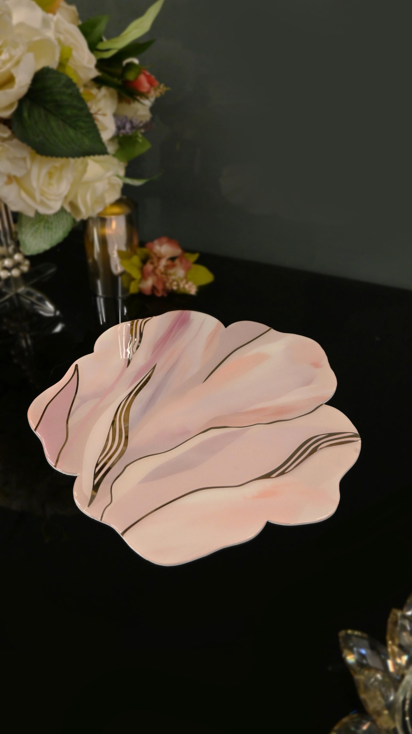 Pink Bloom: Flower Placemat with Rosegold Mirror