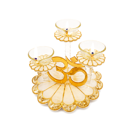 Daisy Gold: Om 3 Stand Diya