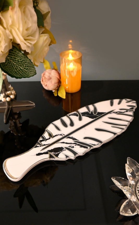 Daisy White: Leaf Platter
