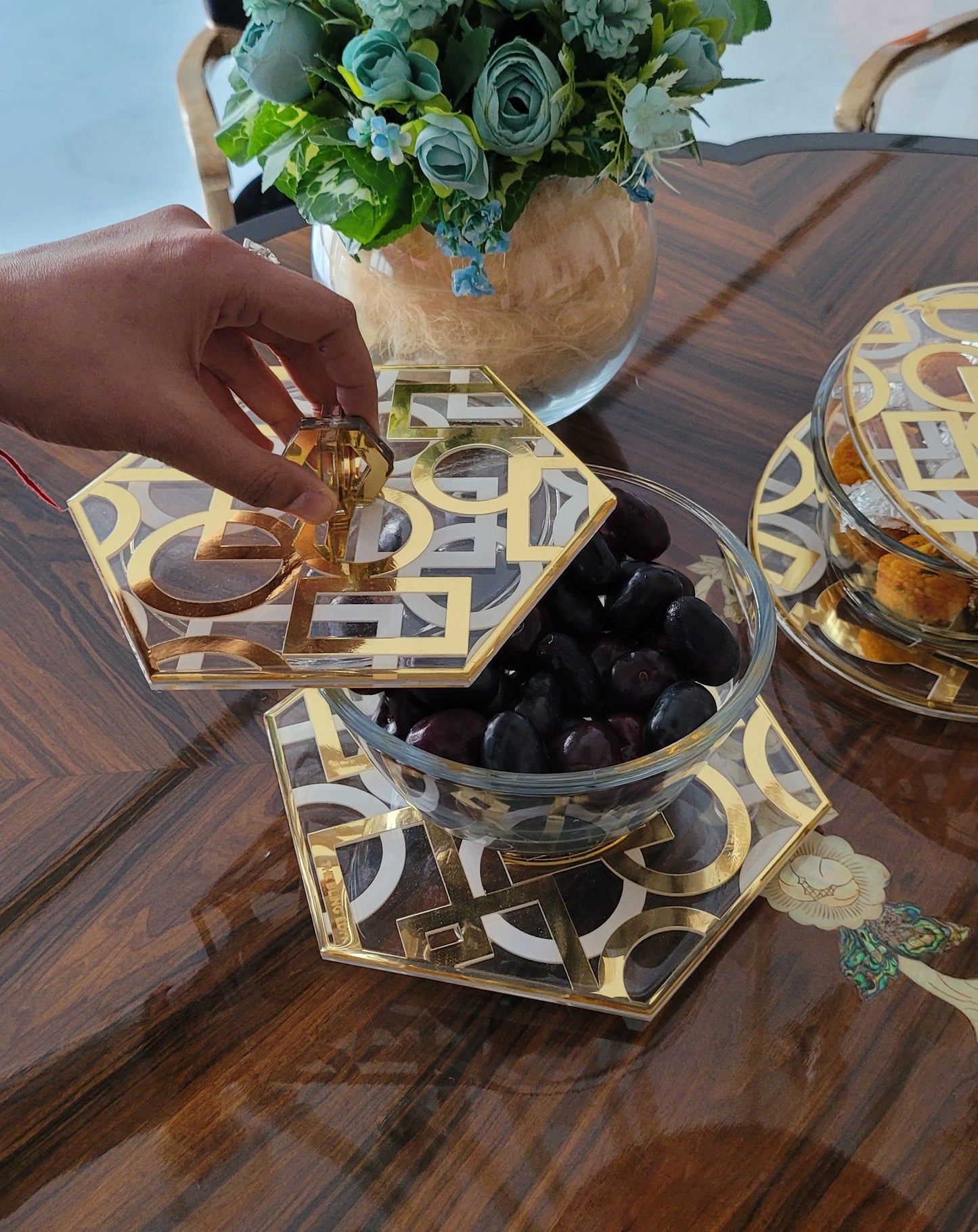 Blocks White & Gold: Hexagon Bowl With Lid