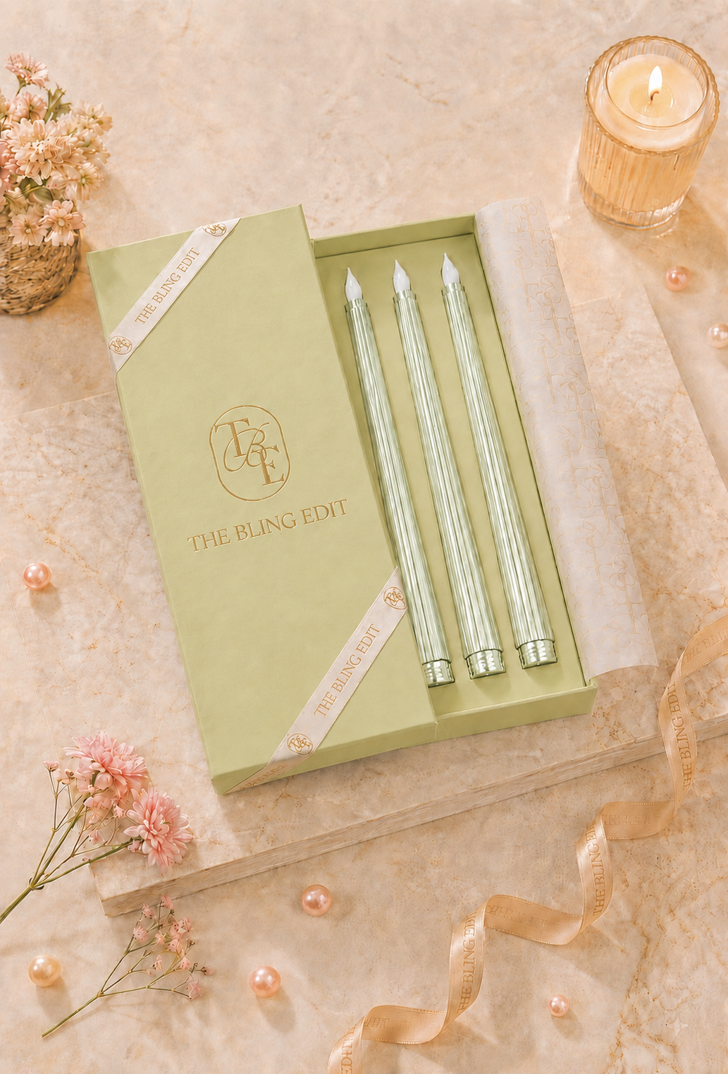 Metallic Light Green: Sleek Candle