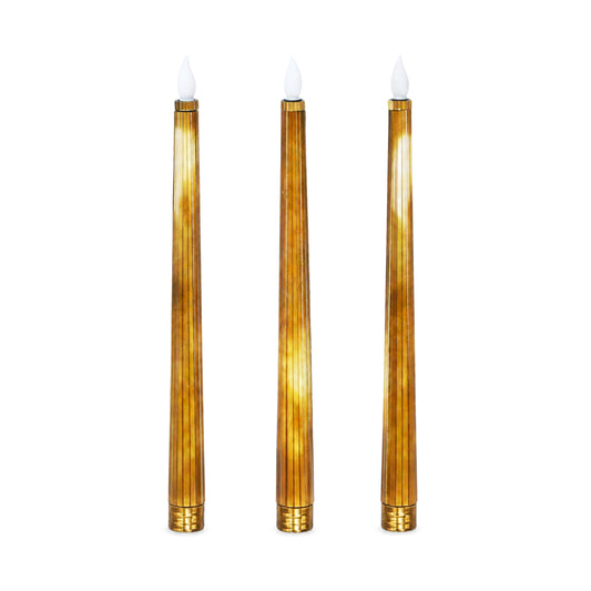 Metallic Gold: Sleek Candle