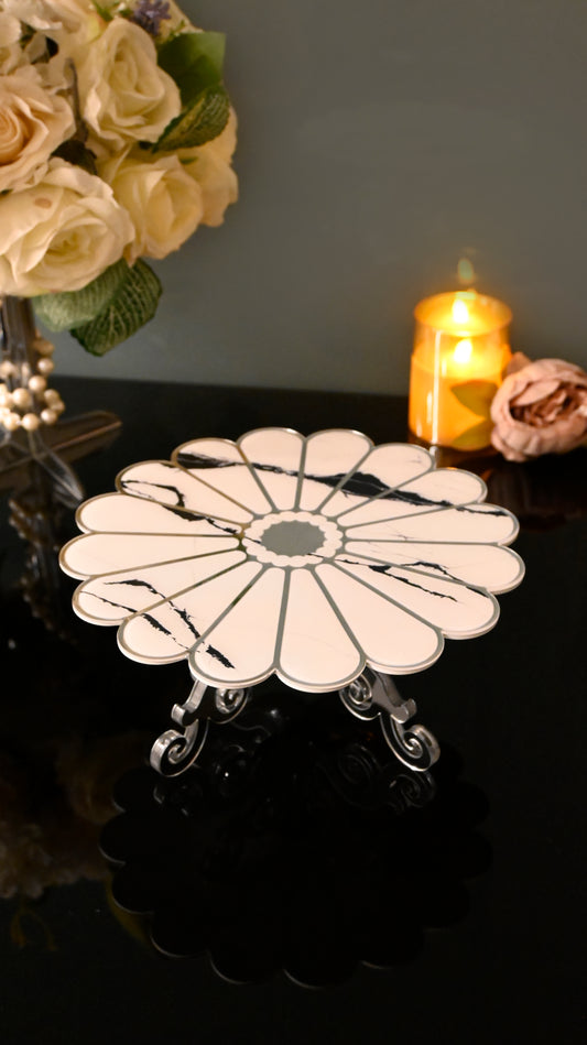 Daisy White: Cake Stand 10''