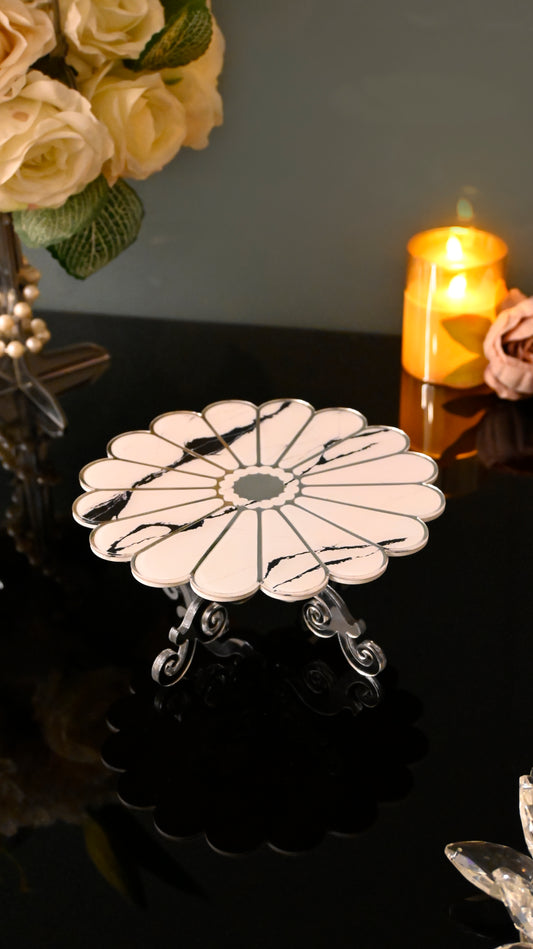 Daisy White: Cake Stand 8''
