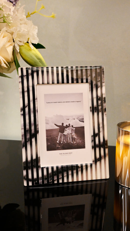 Fluted Marble White: Photo Frame