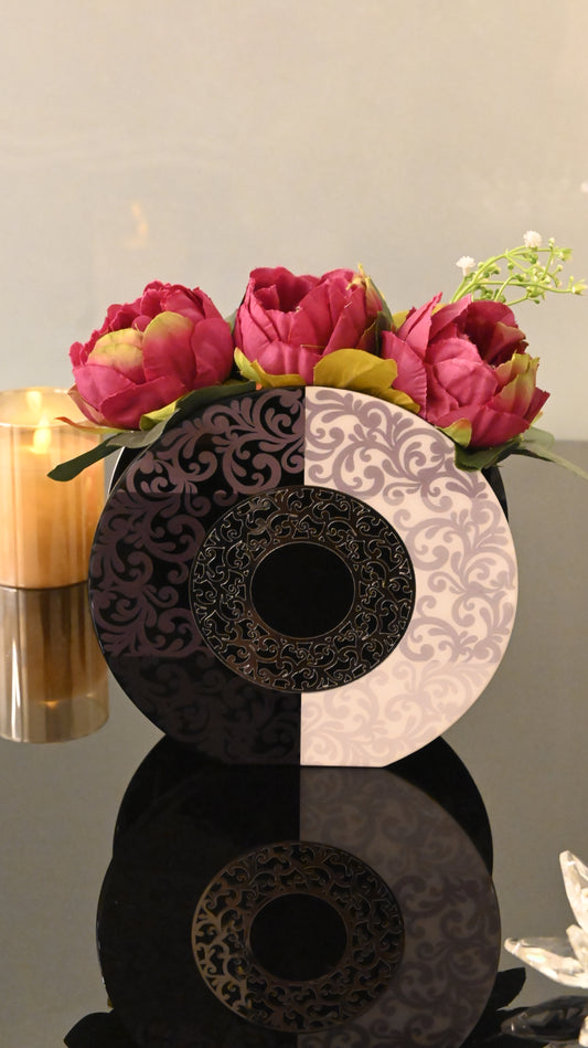 Imperial Black & White: 8" Vase