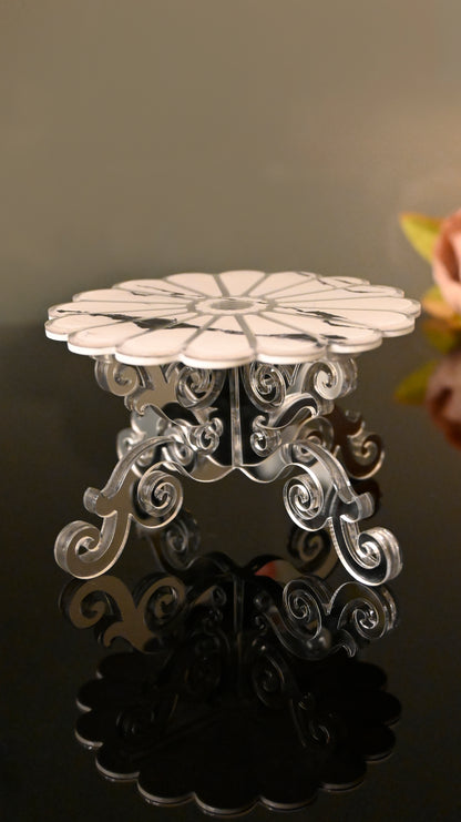 Daisy White: Cake Stand 4.5''