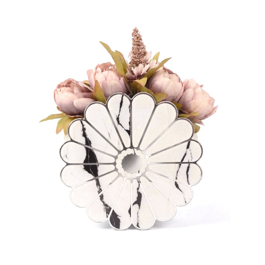 Daisy White: 10" Vase