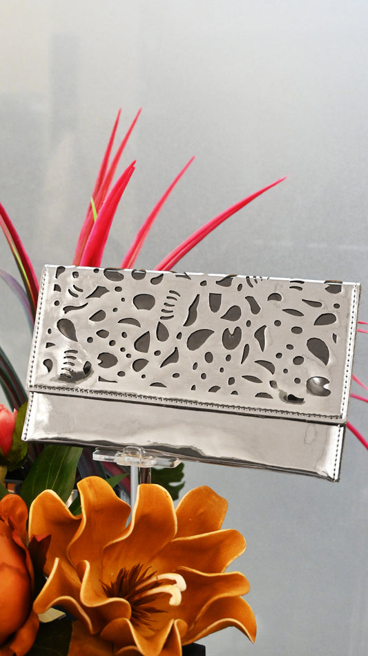 Rainleaf: Silver PU Clutch