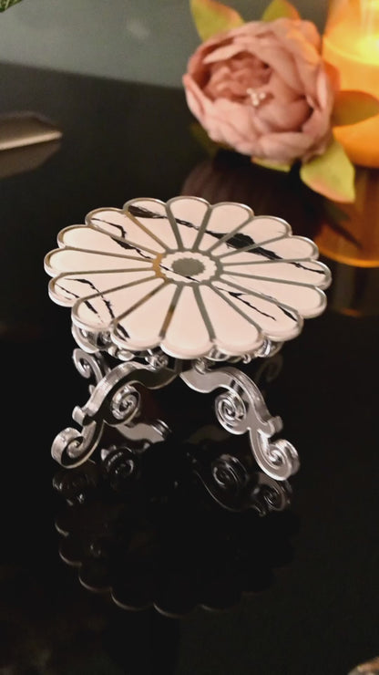 Daisy White: Cake Stand 4.5''