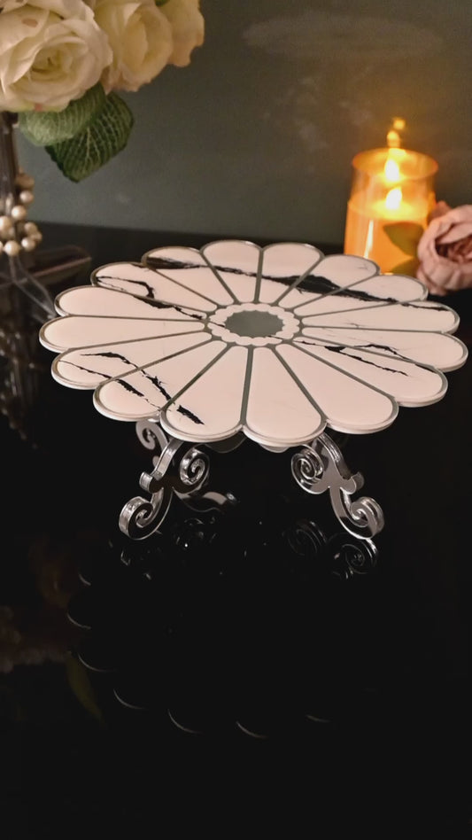Daisy White: Cake Stand 10''